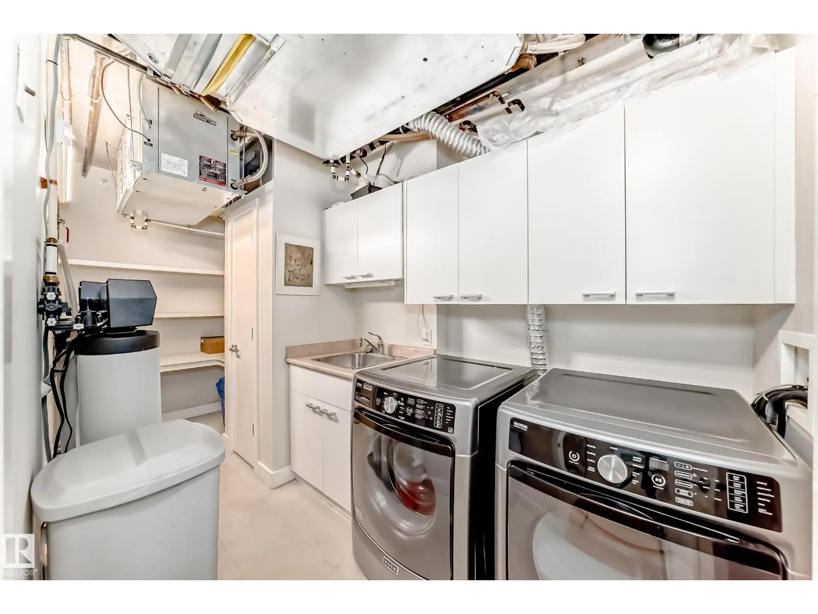 #404 10028 119 ST NW