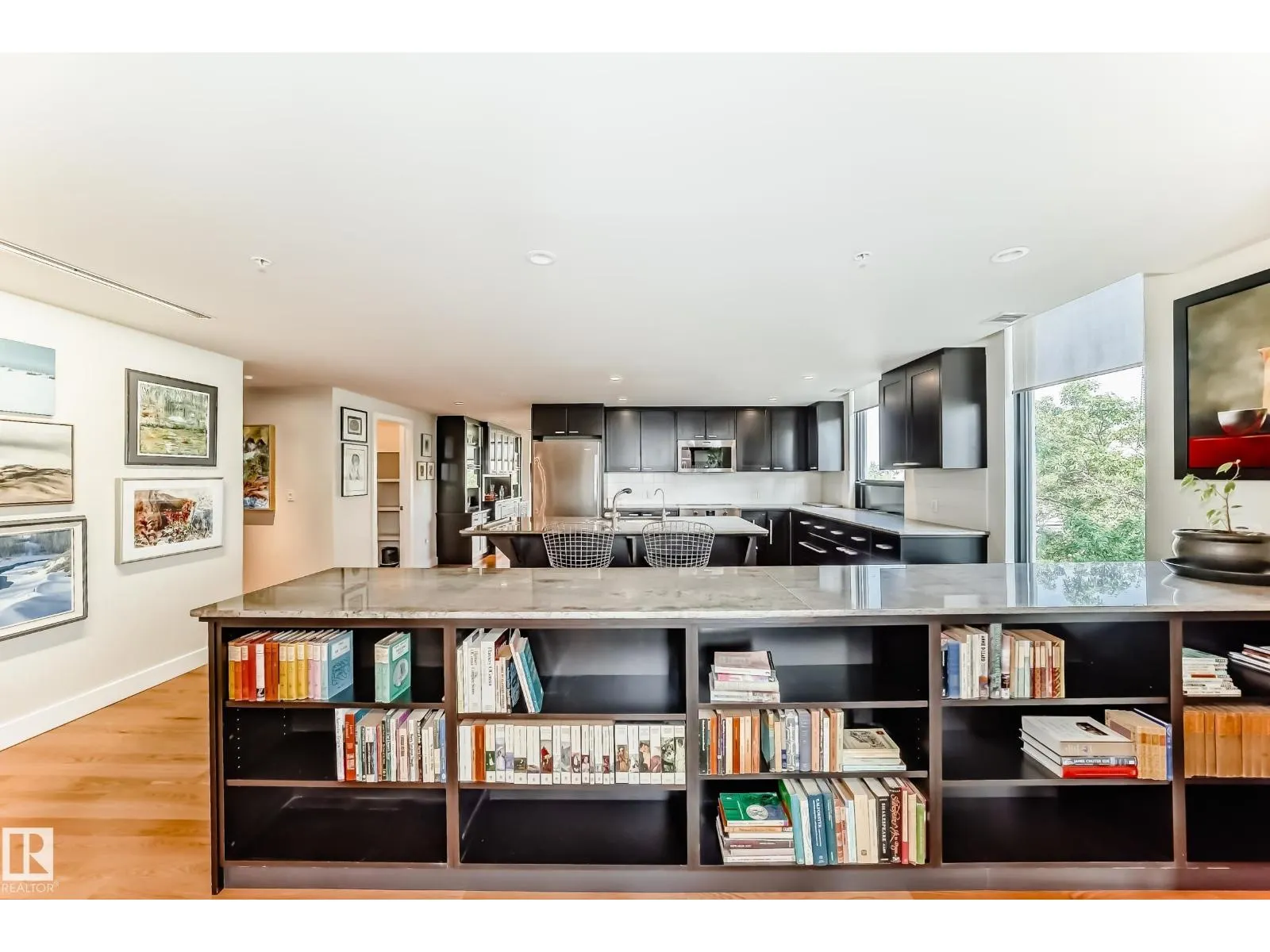 #404 10028 119 ST NW