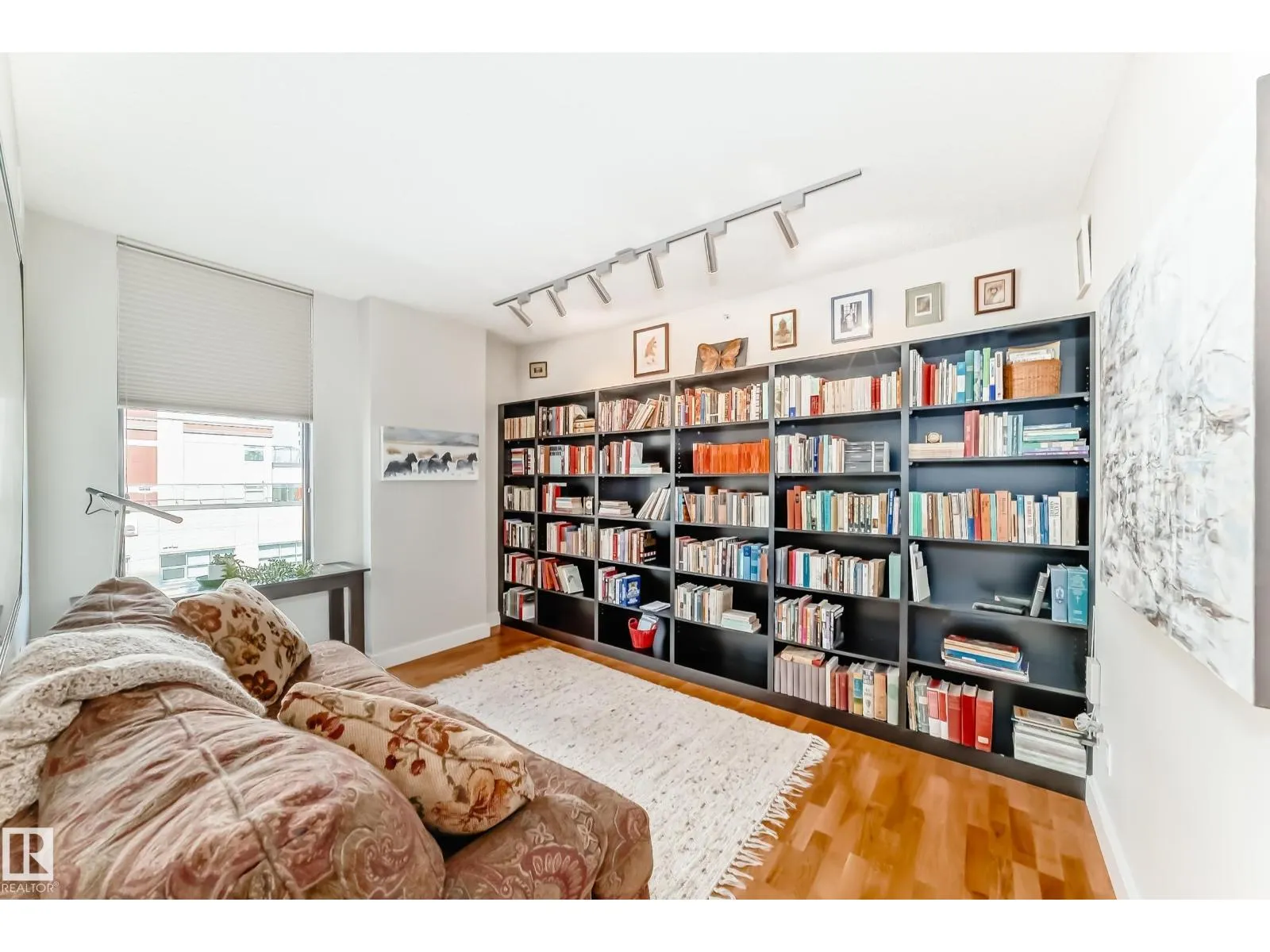 #404 10028 119 ST NW