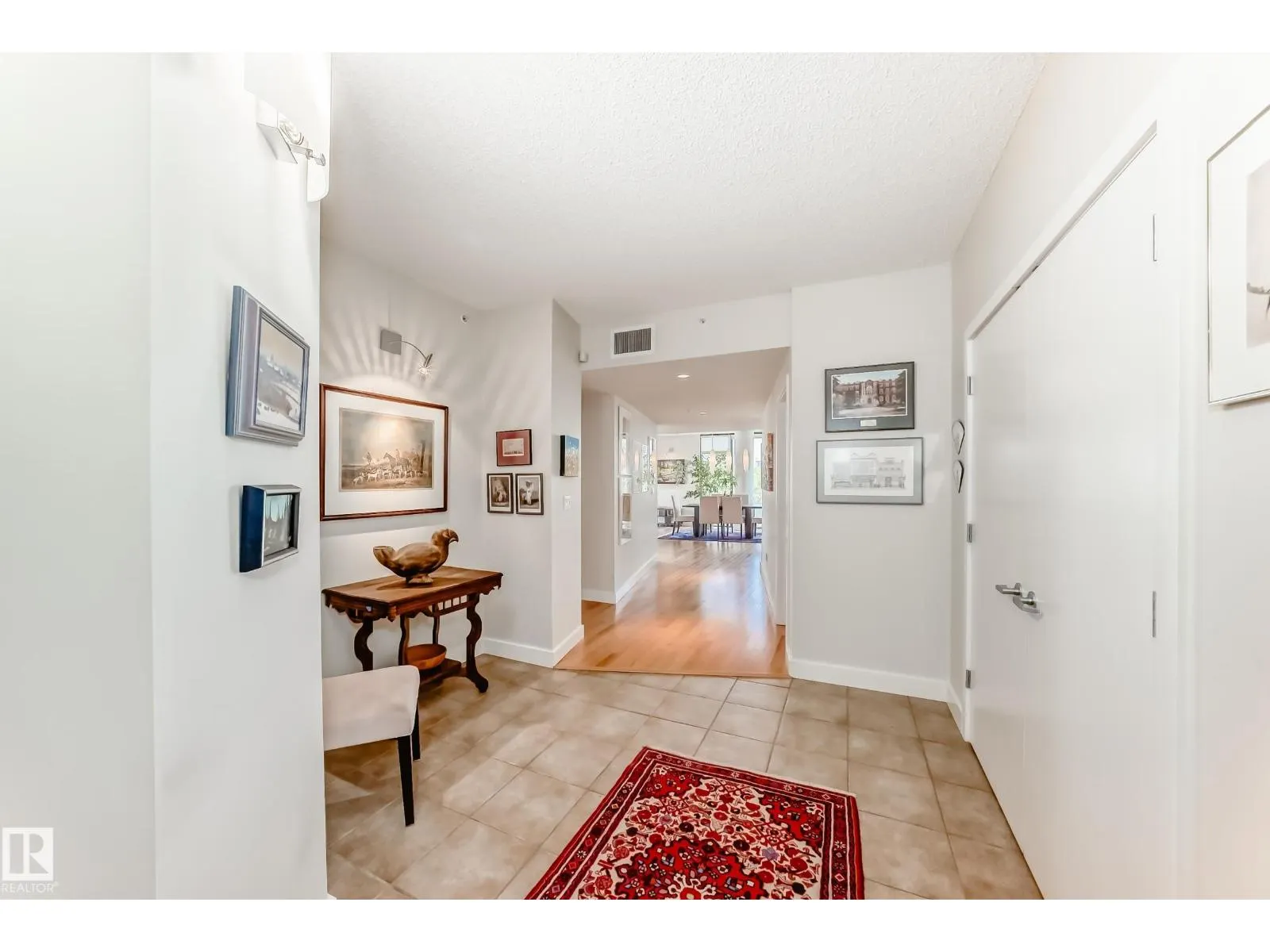 #404 10028 119 ST NW