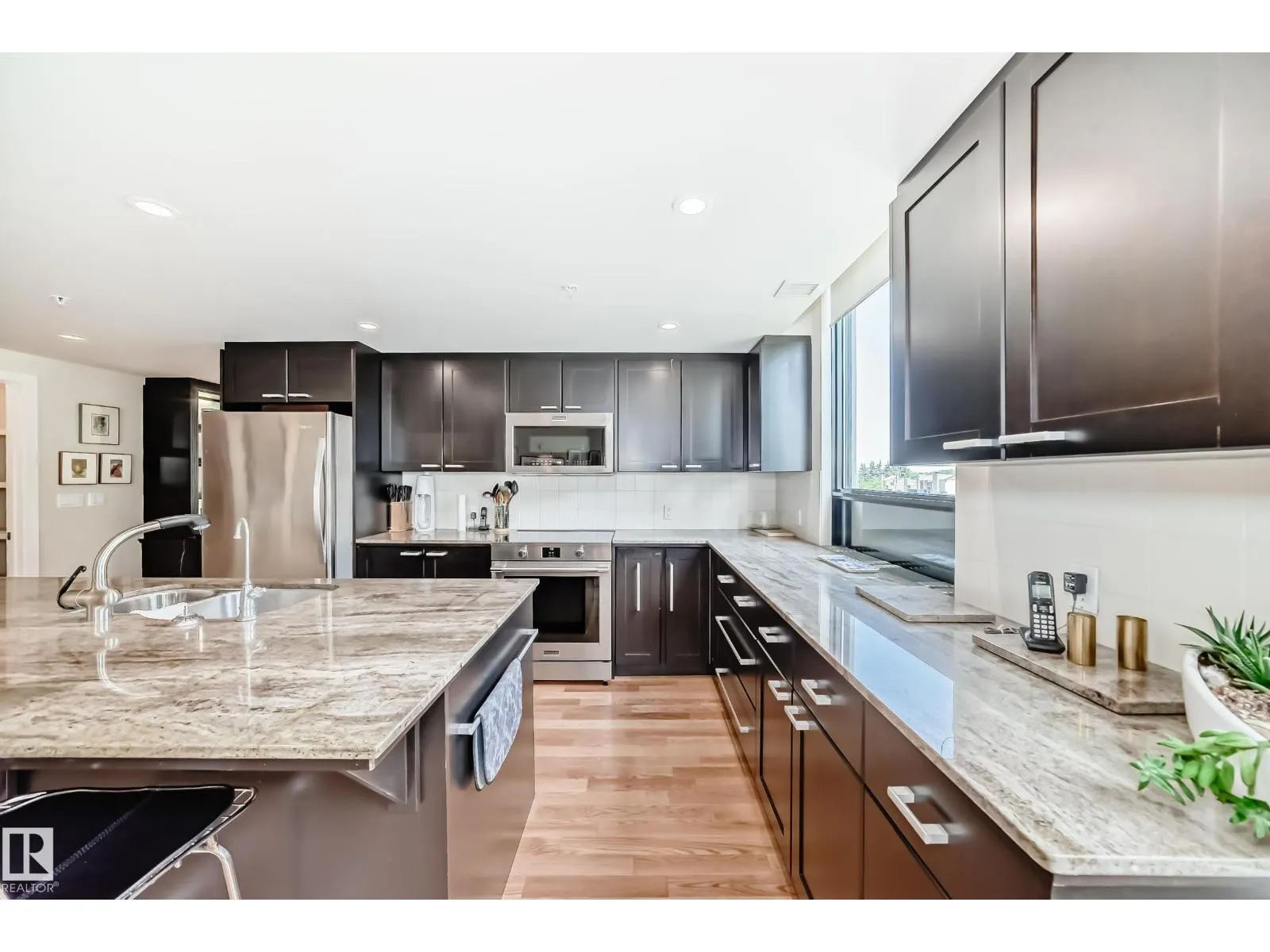 #404 10028 119 ST NW