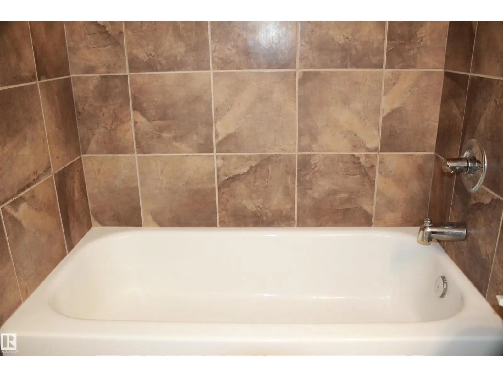 #103 7907 109 ST NW