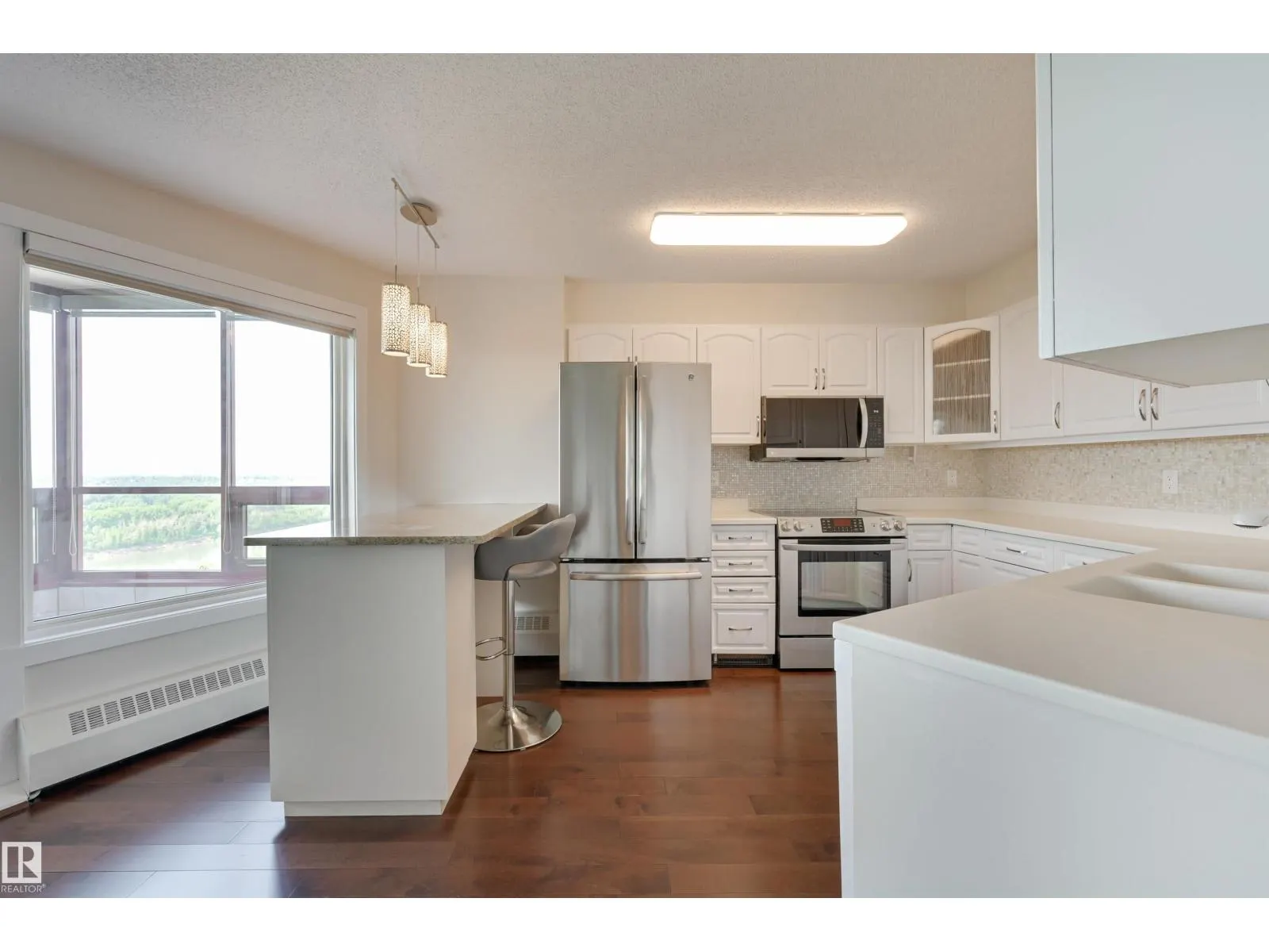 #1003 12319 JASPER AV NW