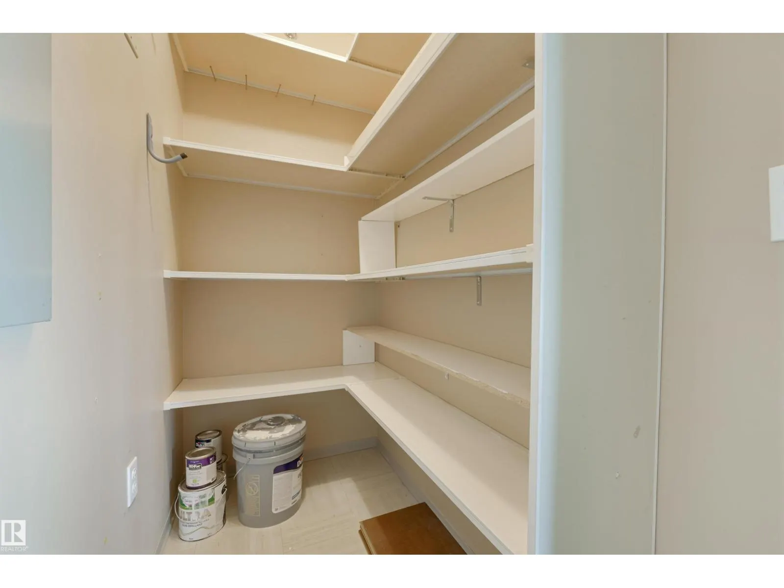 #1003 12319 JASPER AV NW