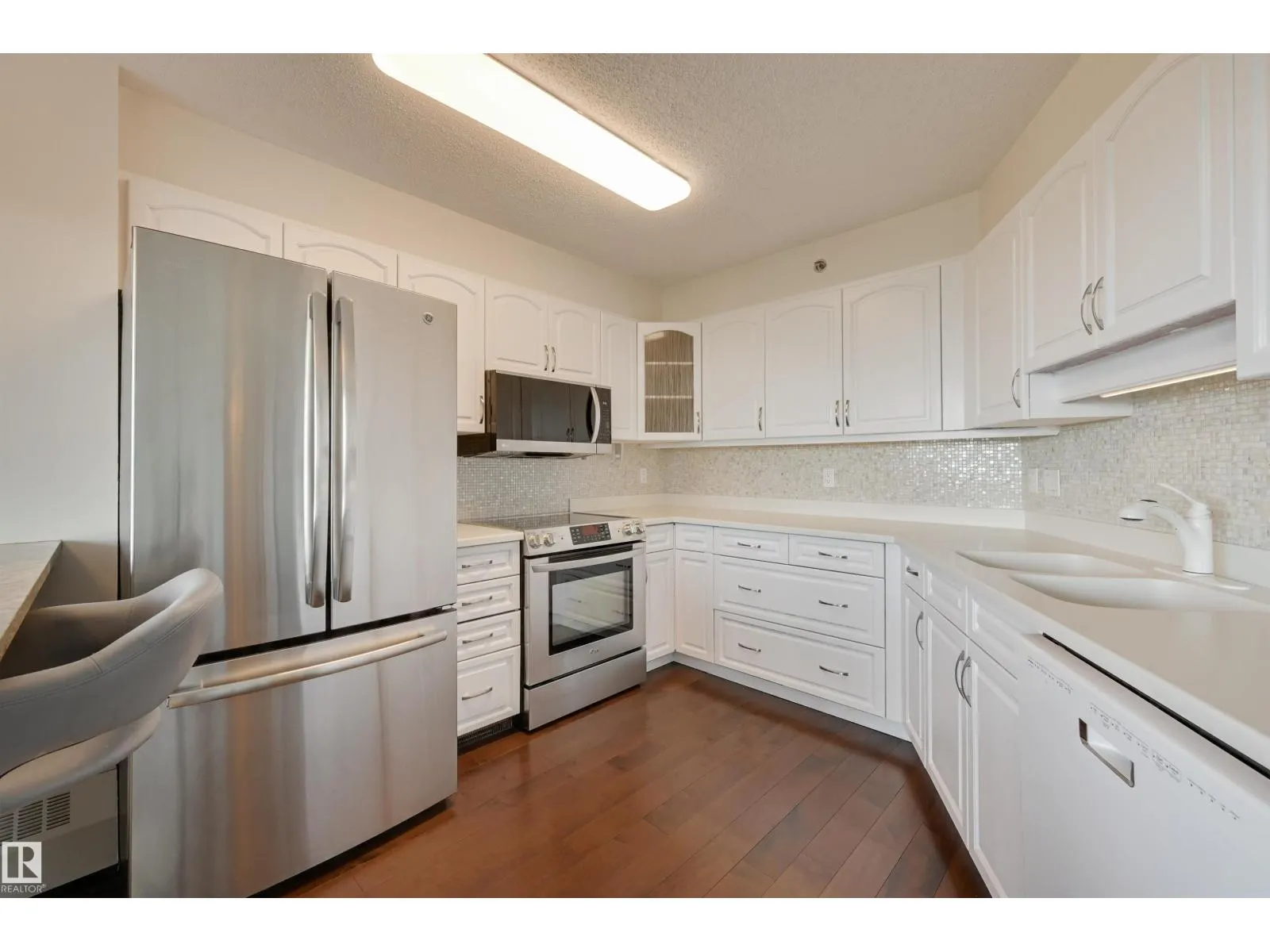 #1003 12319 JASPER AV NW