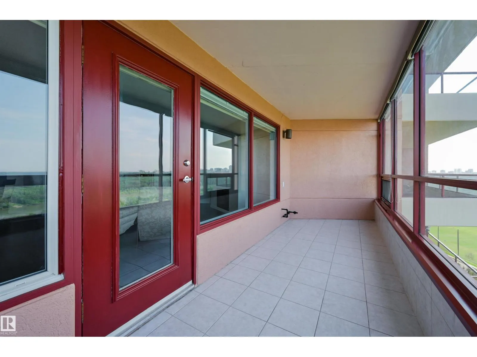 #1003 12319 JASPER AV NW