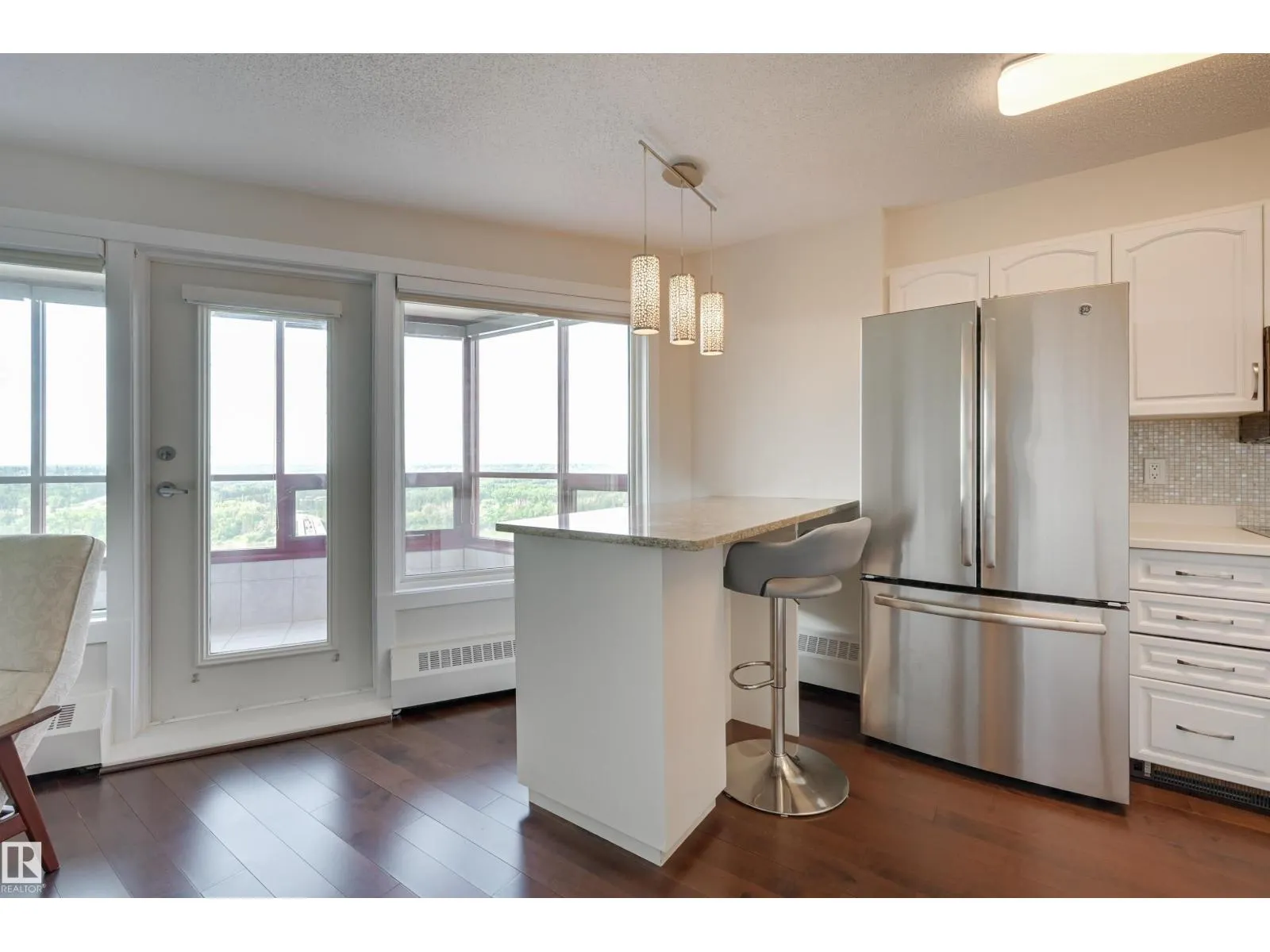 #1003 12319 JASPER AV NW