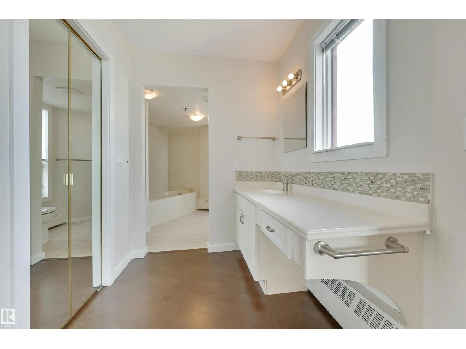 #1003 12319 JASPER AV NW