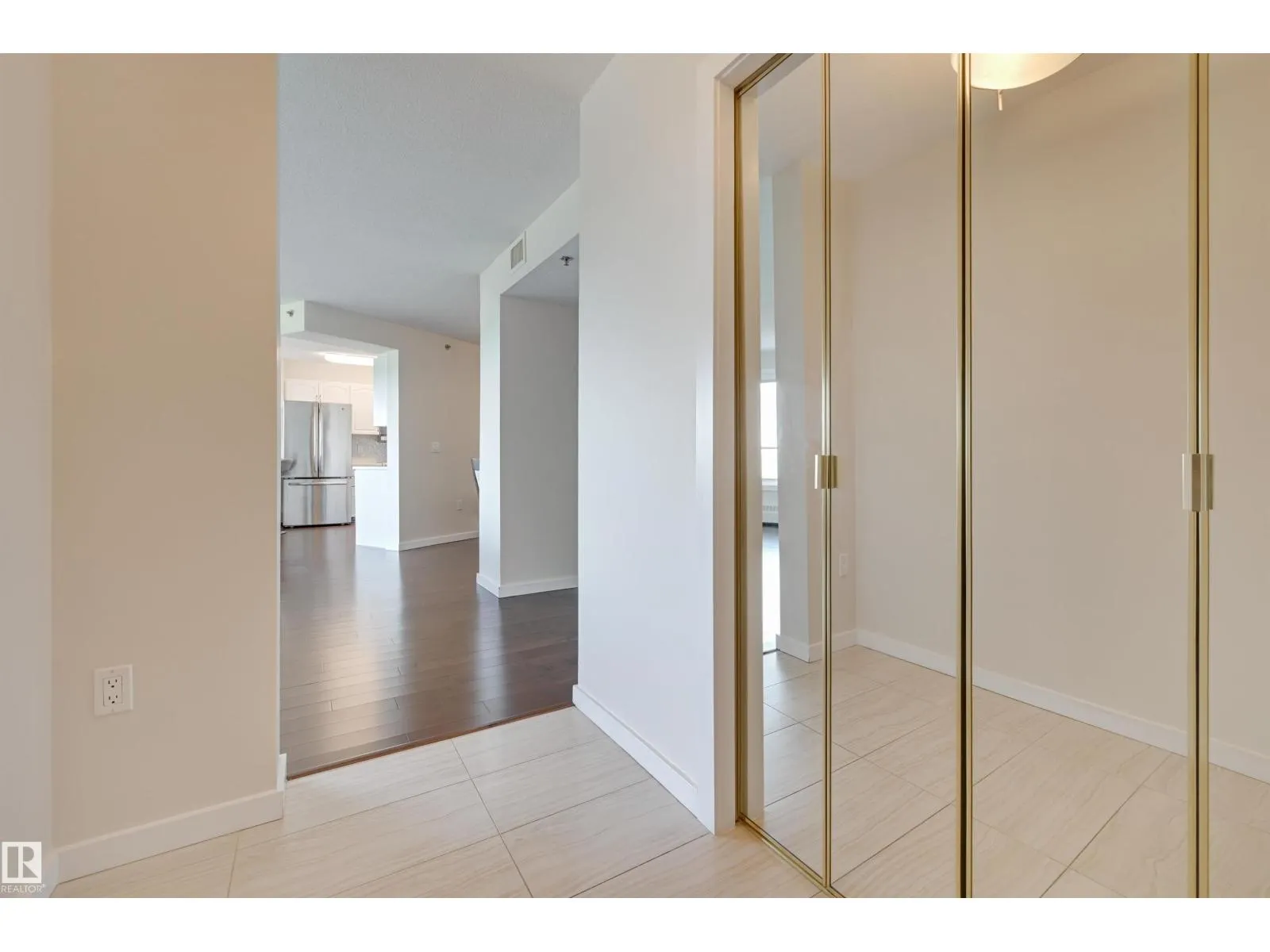 #1003 12319 JASPER AV NW