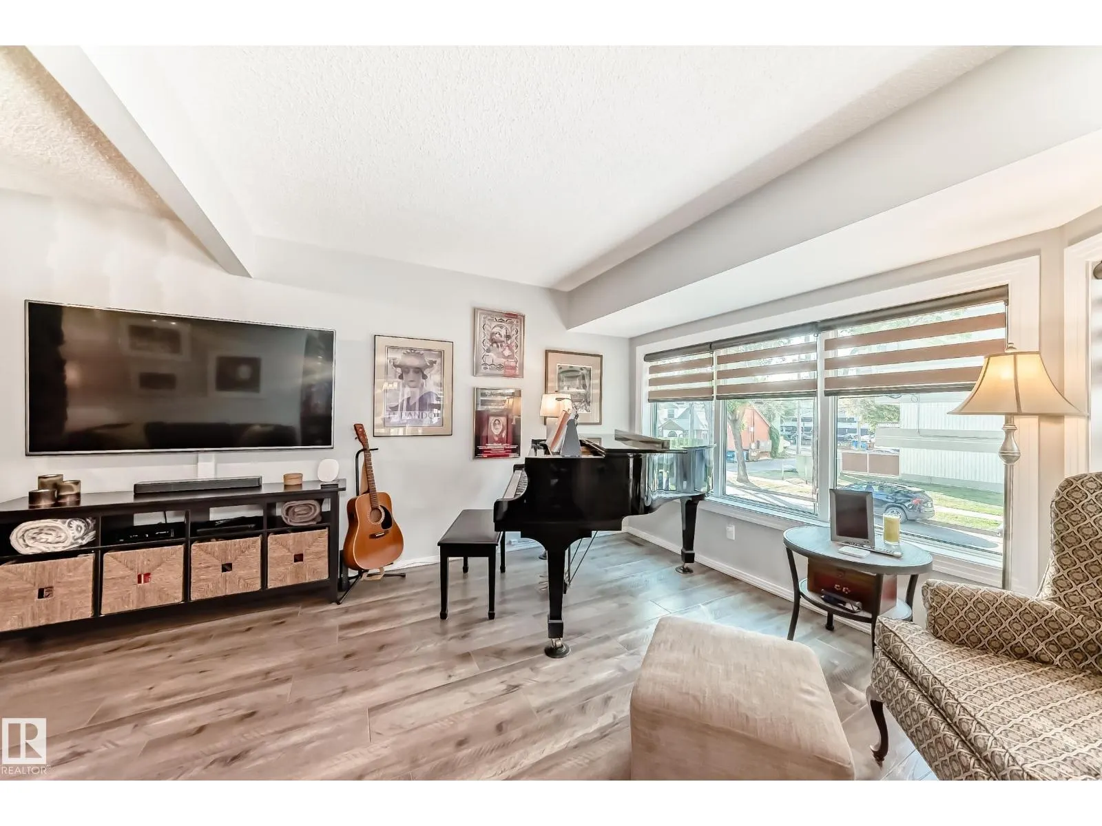 11342 102 AV NW