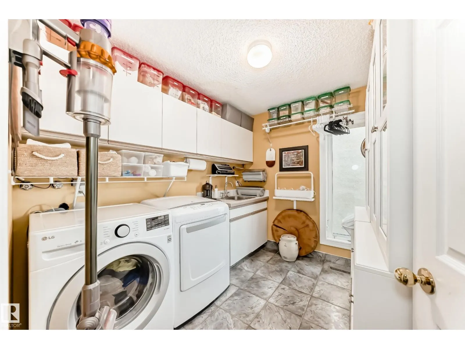 11342 102 AV NW