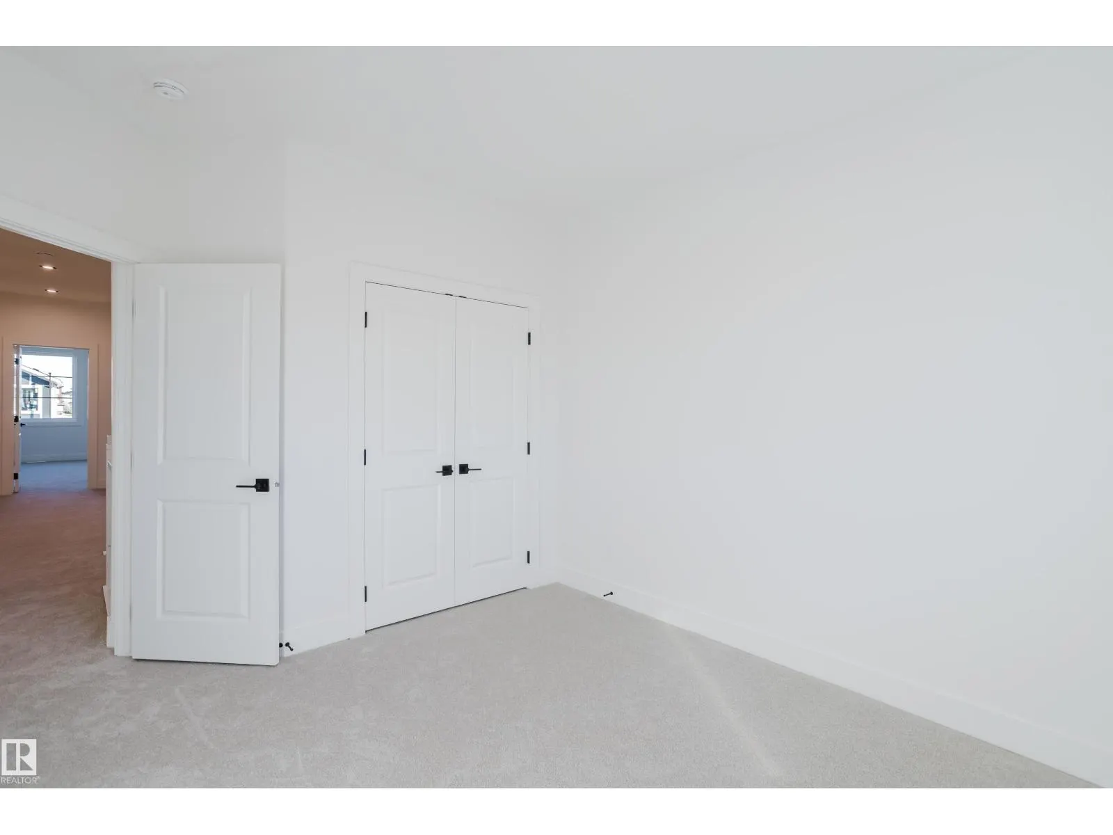 284 Munn WY