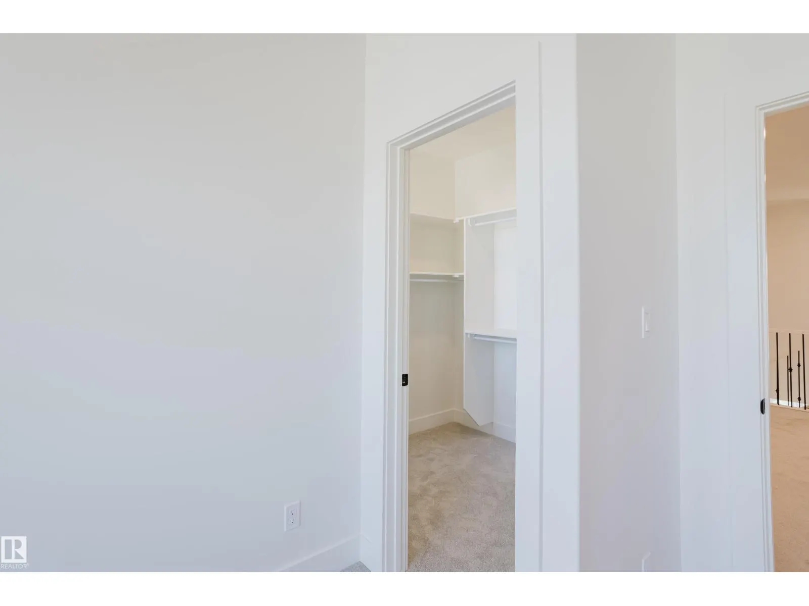284 Munn WY