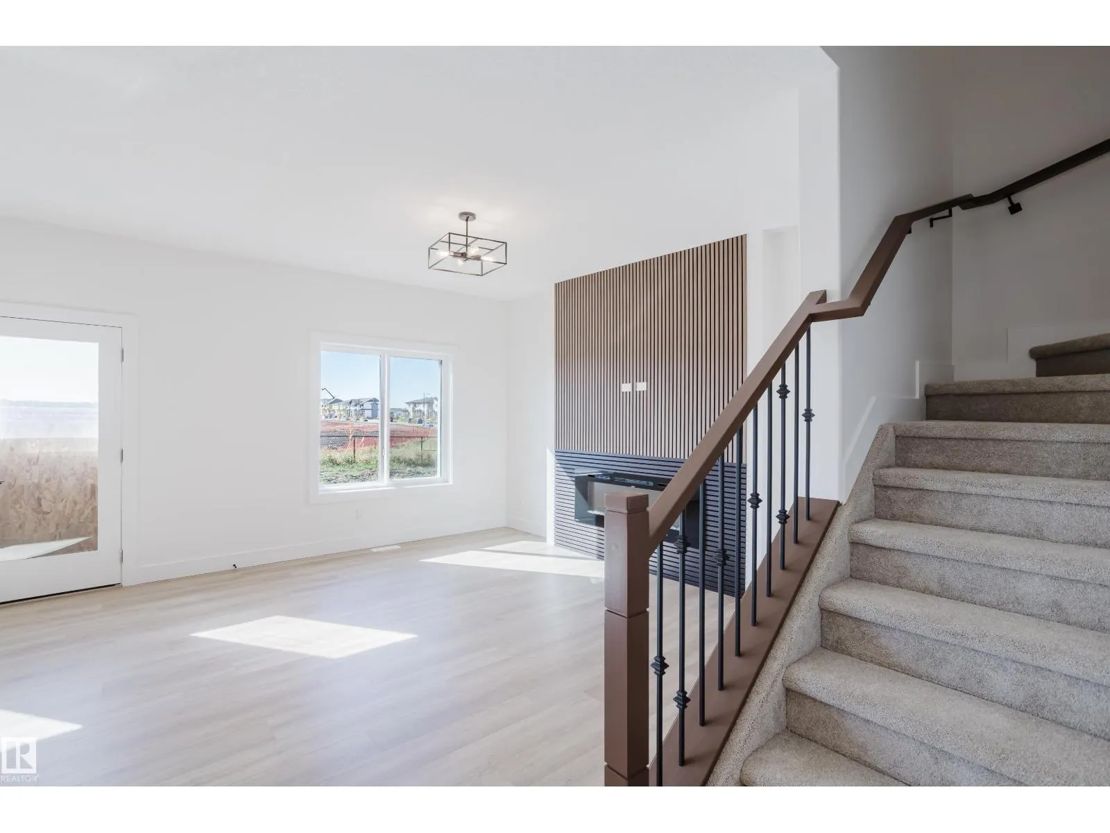 373 Bluff CV