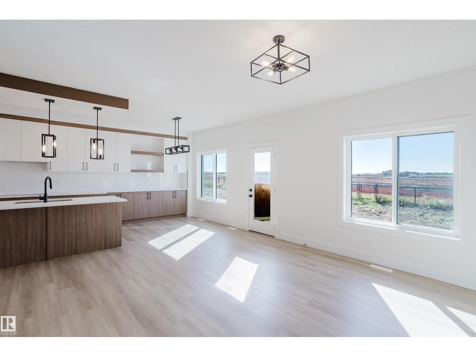 373 Bluff CV