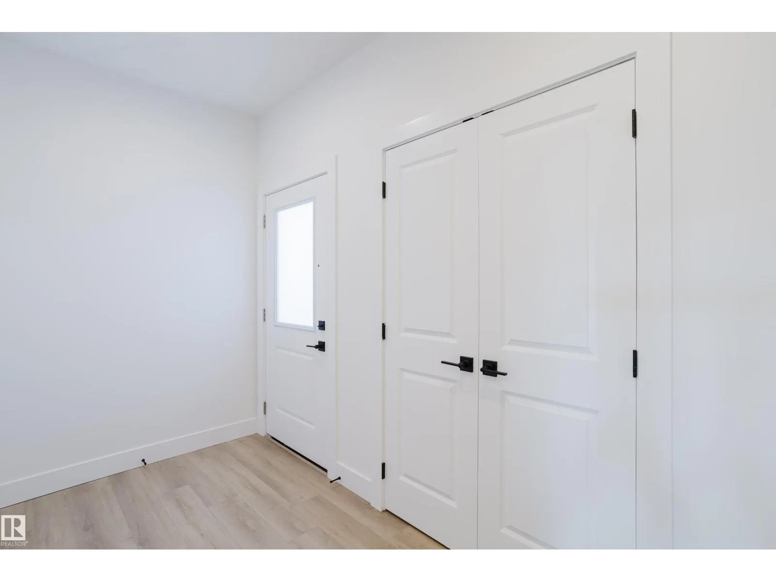 373 Bluff CV
