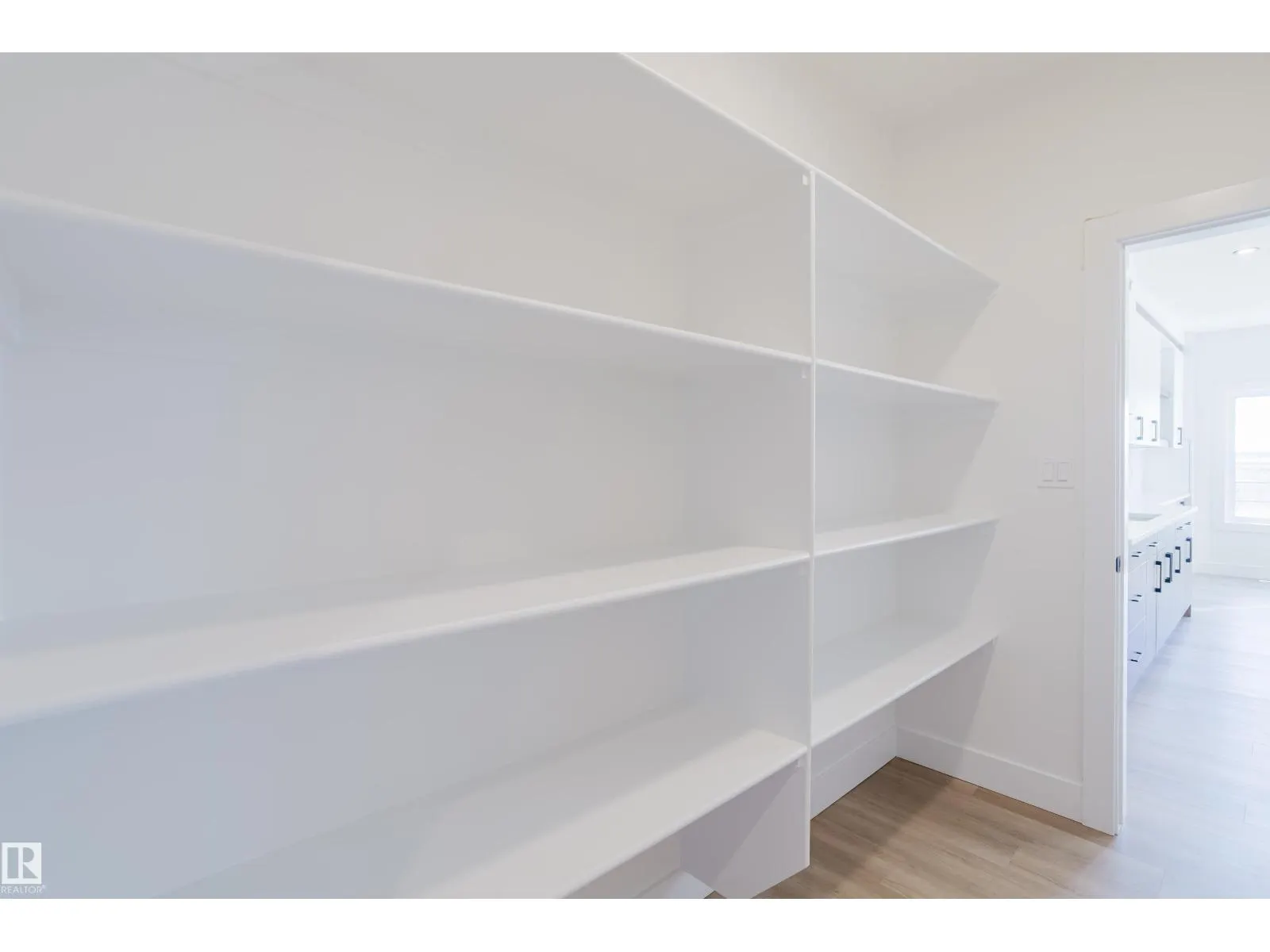 373 Bluff CV