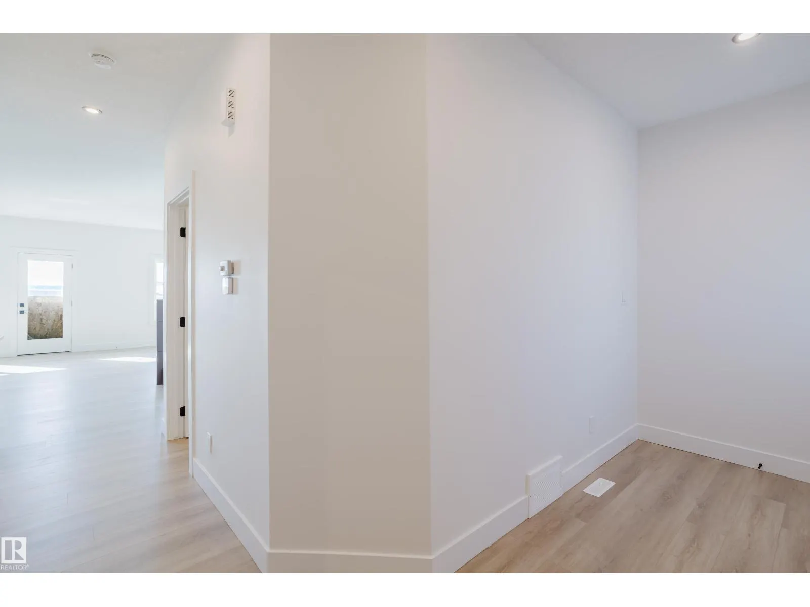 373 Bluff CV