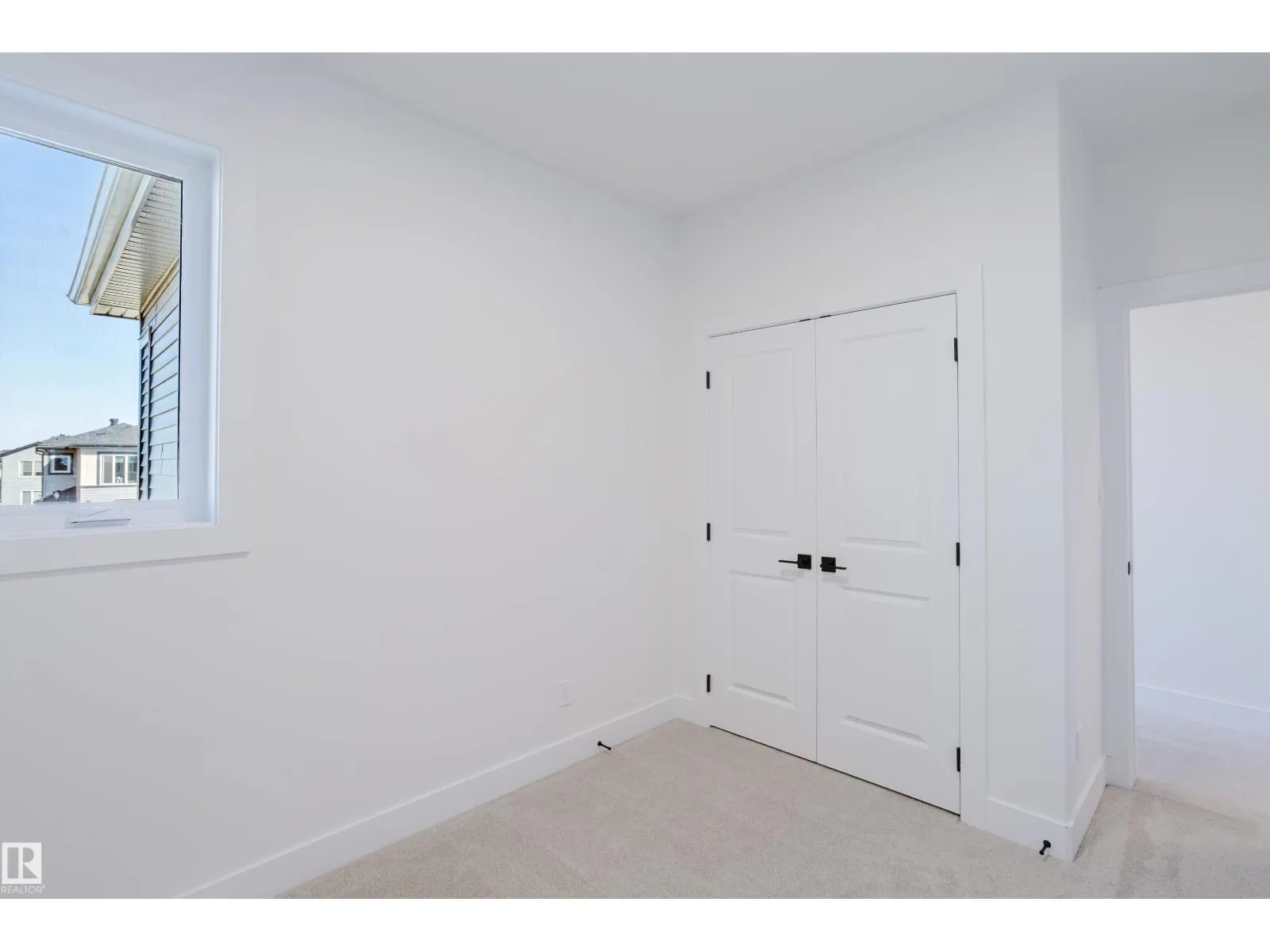 373 Bluff CV