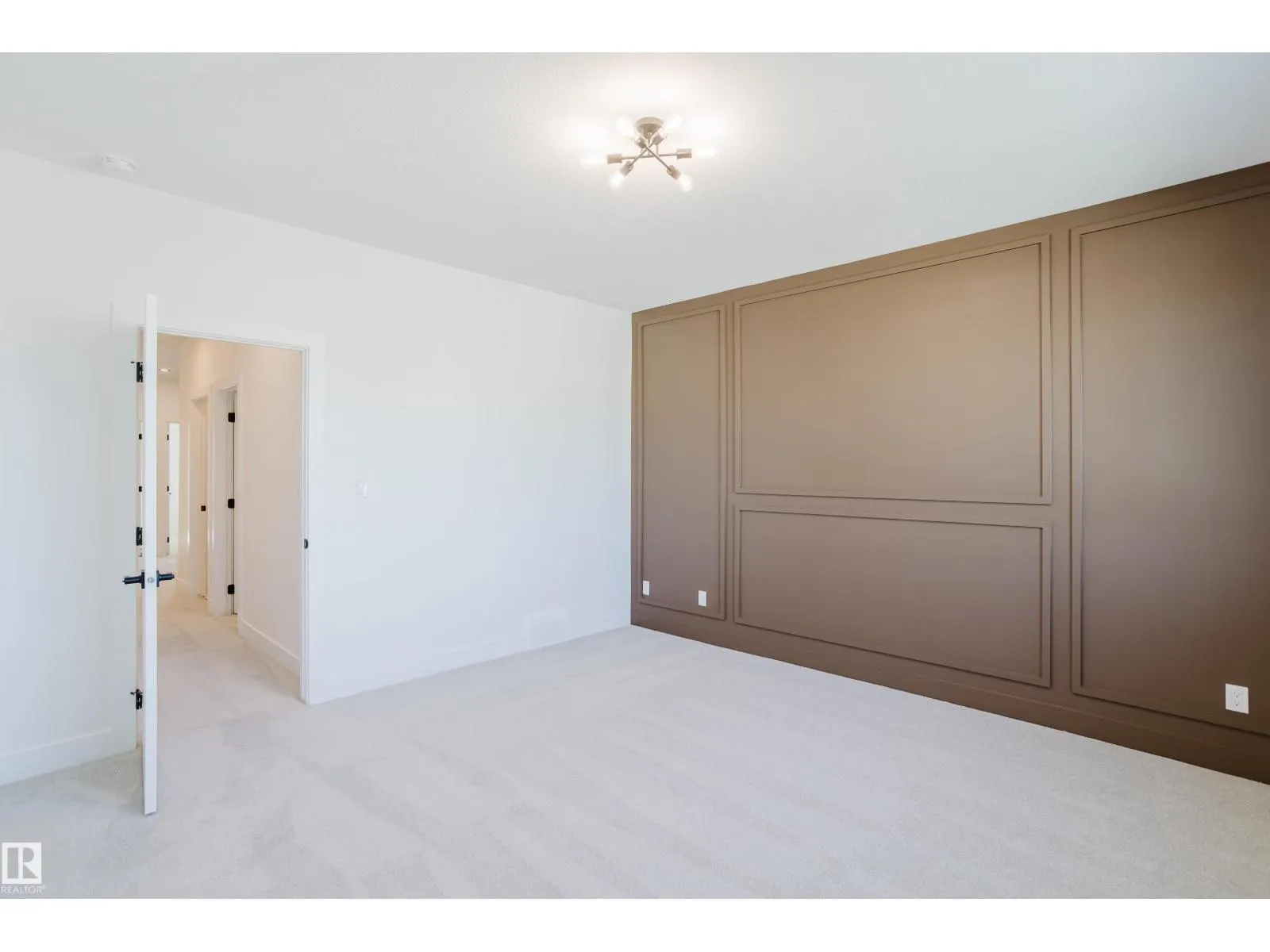 373 Bluff CV