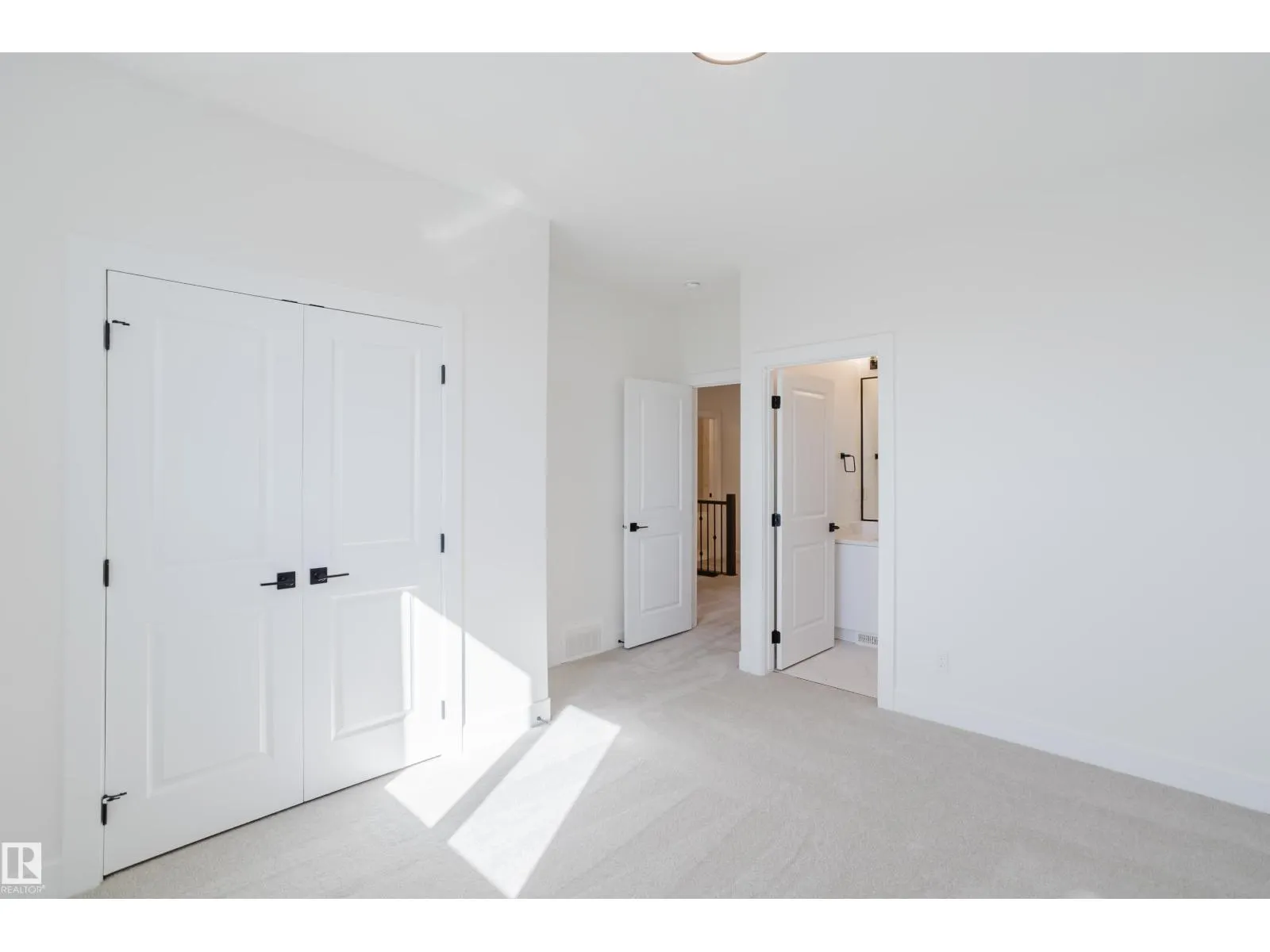 373 Bluff CV