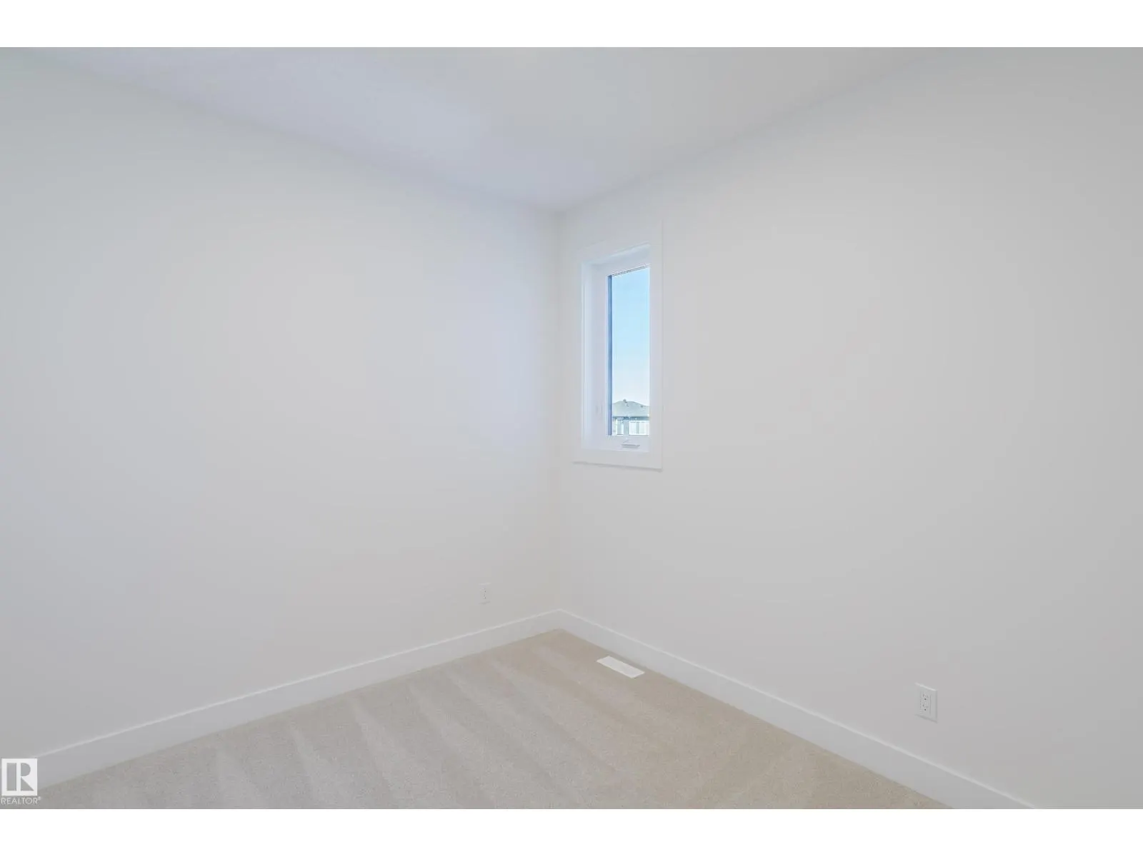 373 Bluff CV