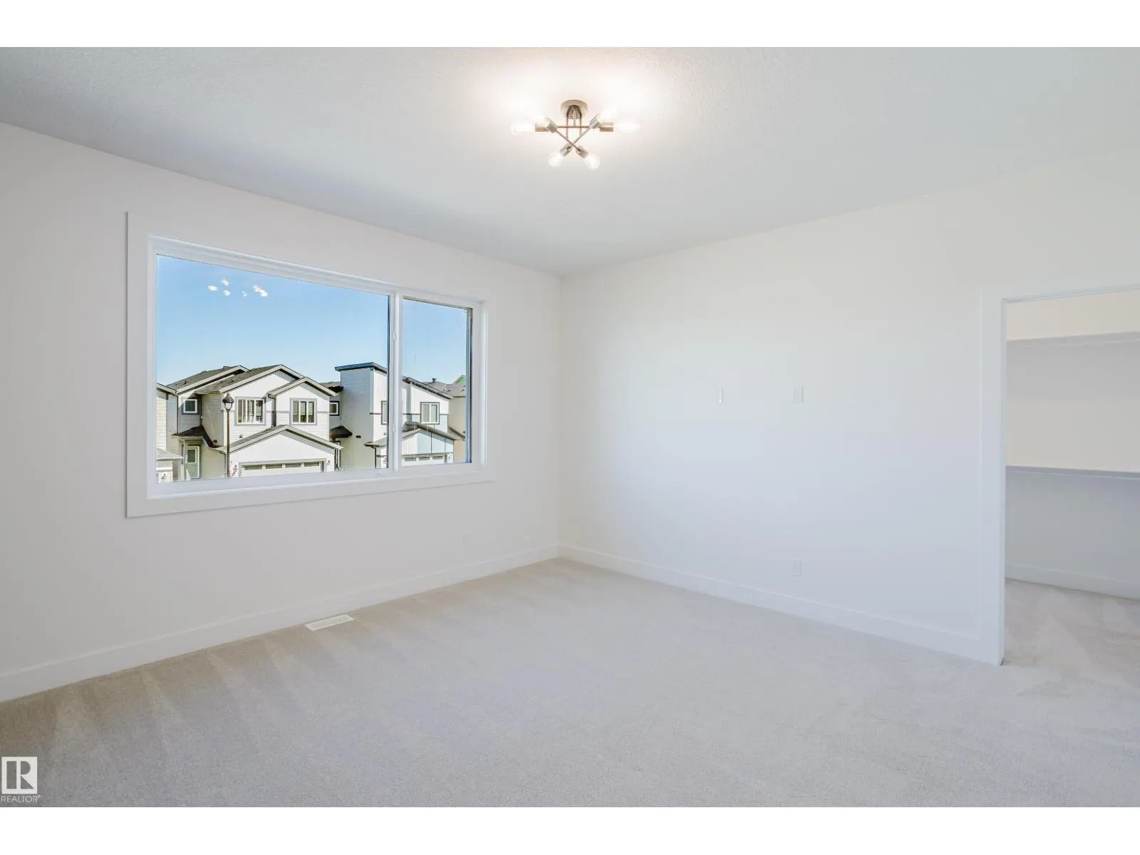 373 Bluff CV