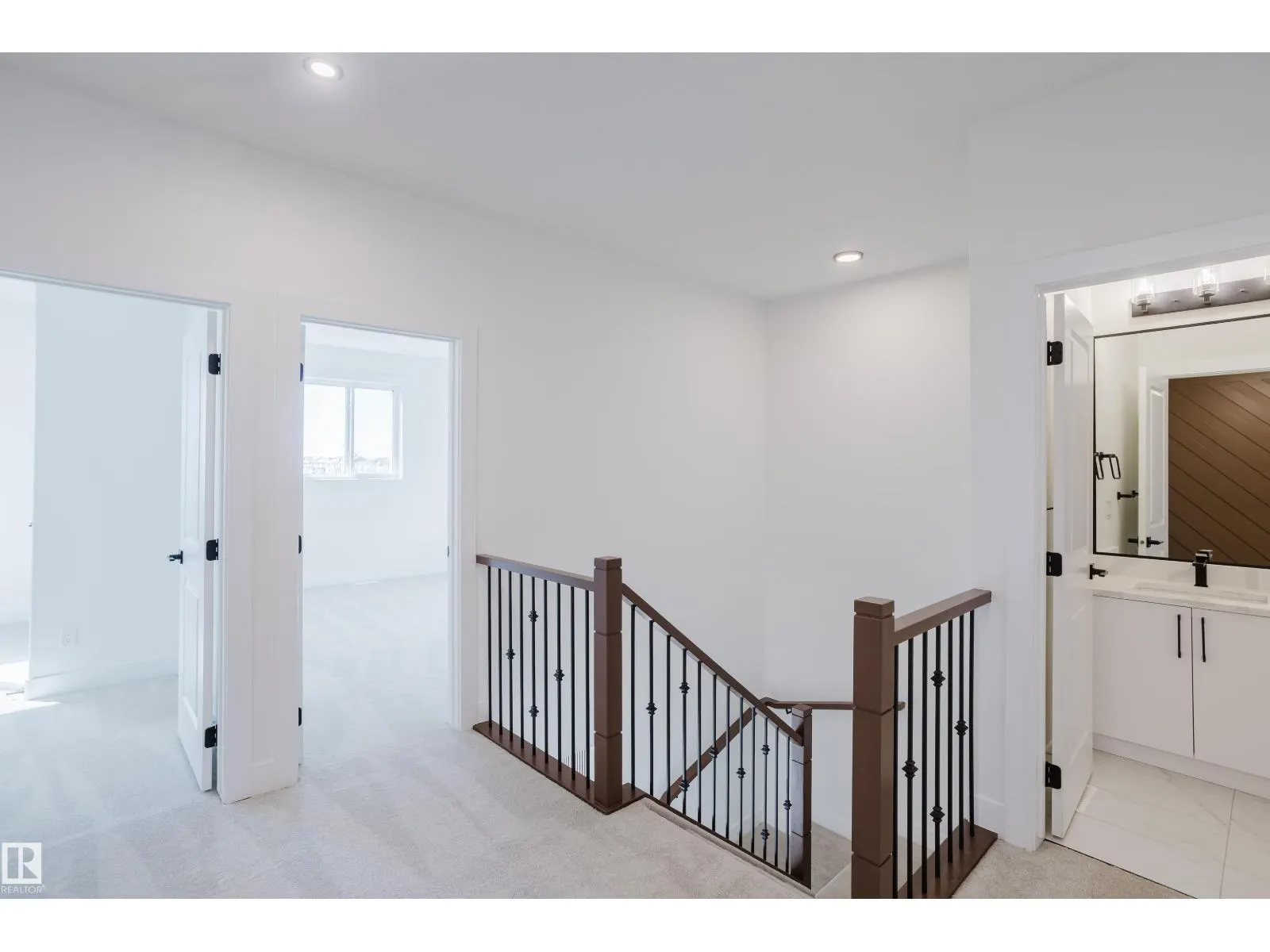 373 Bluff CV