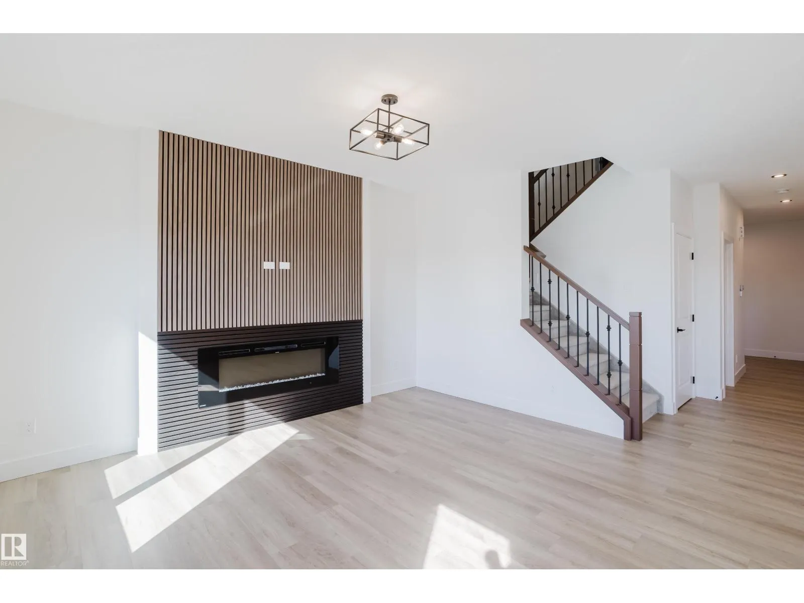 373 Bluff CV