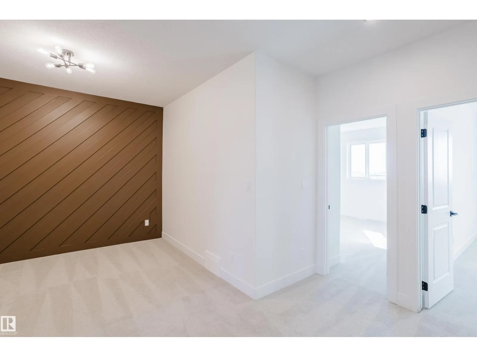 373 Bluff CV