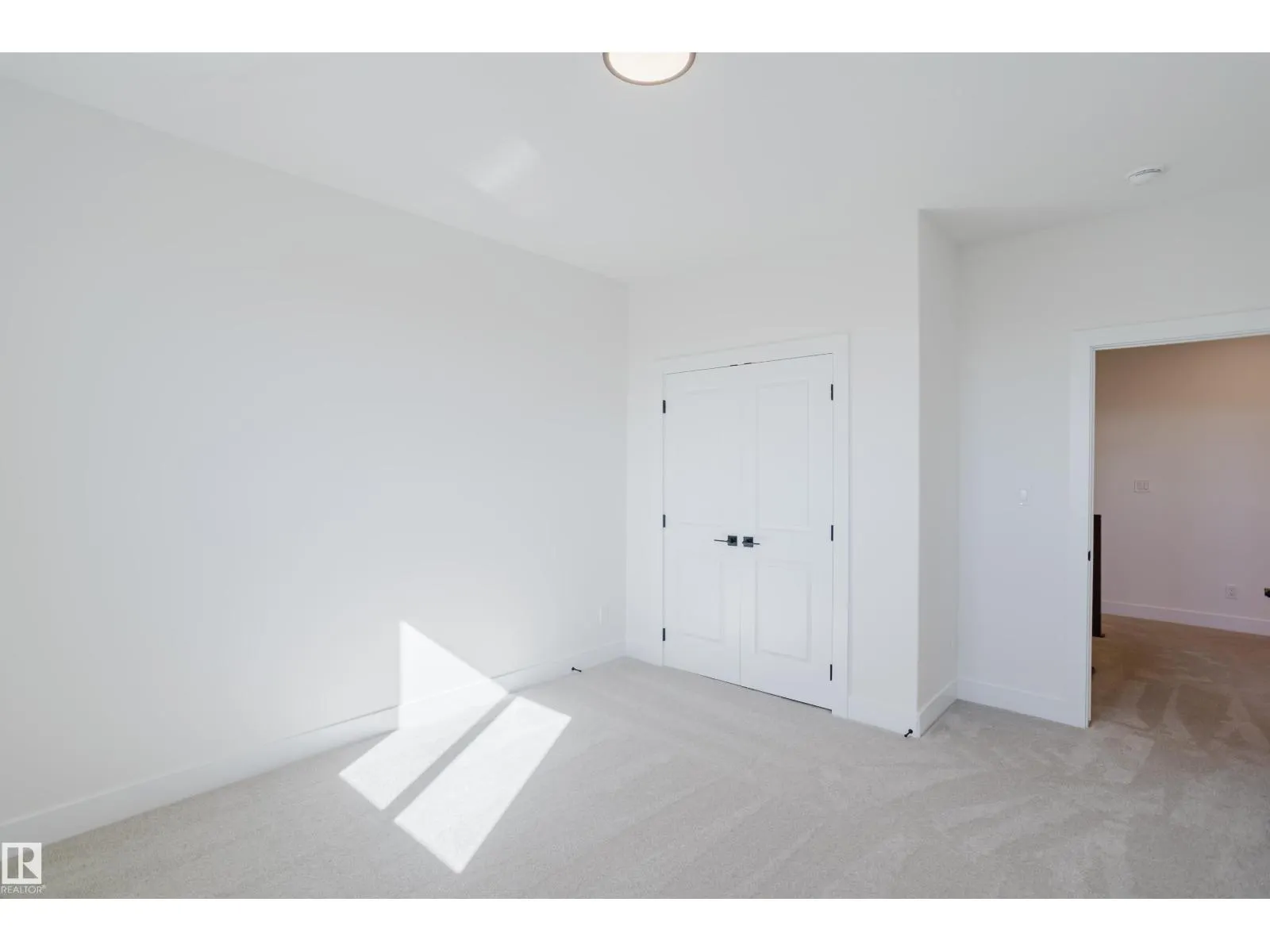 373 Bluff CV