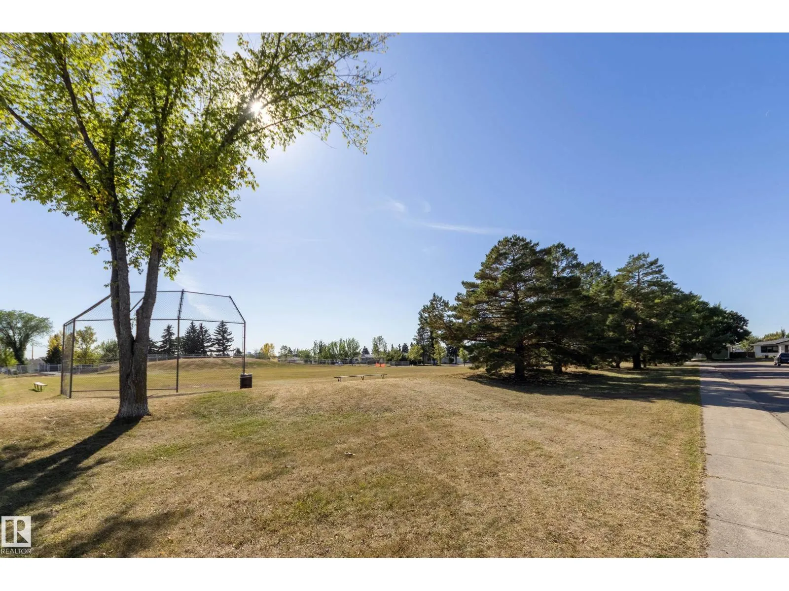 7512 129A AV NW NW