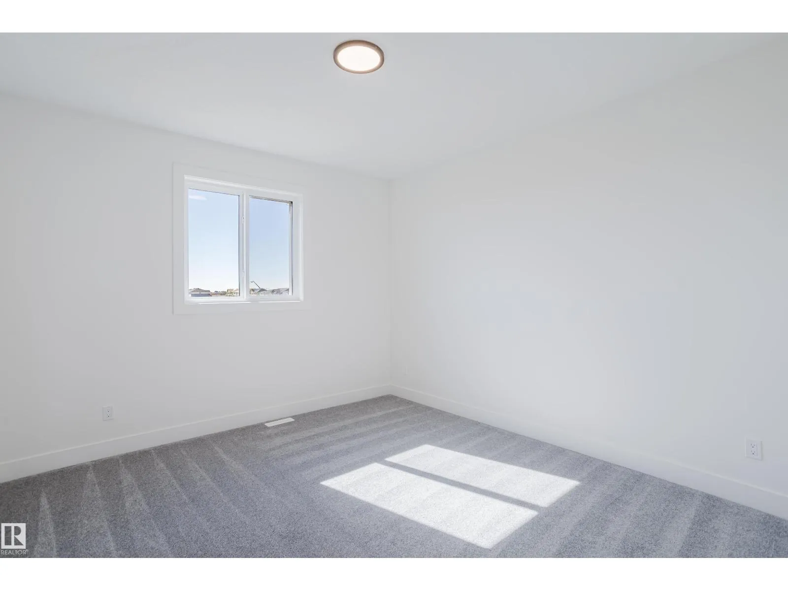 371 Bluff CV