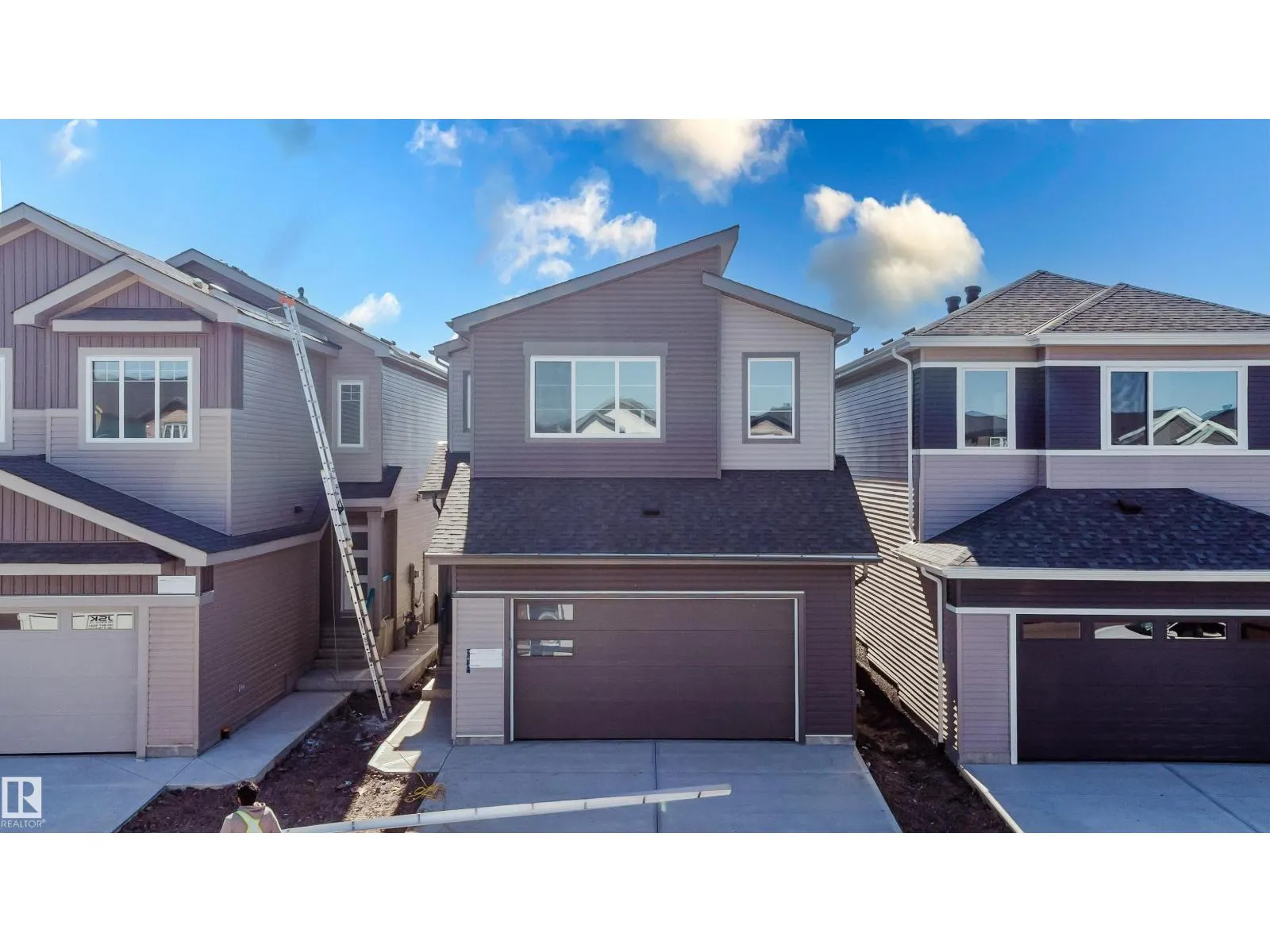 371 Bluff CV