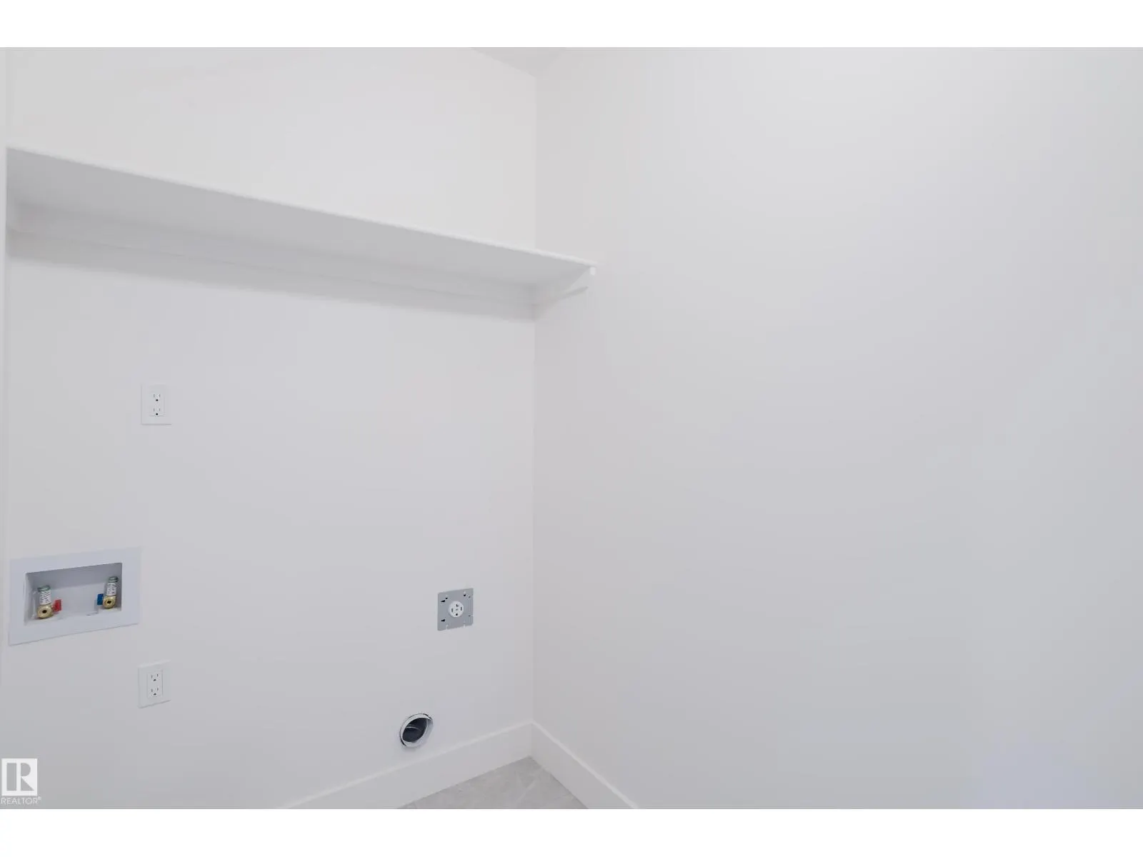 371 Bluff CV