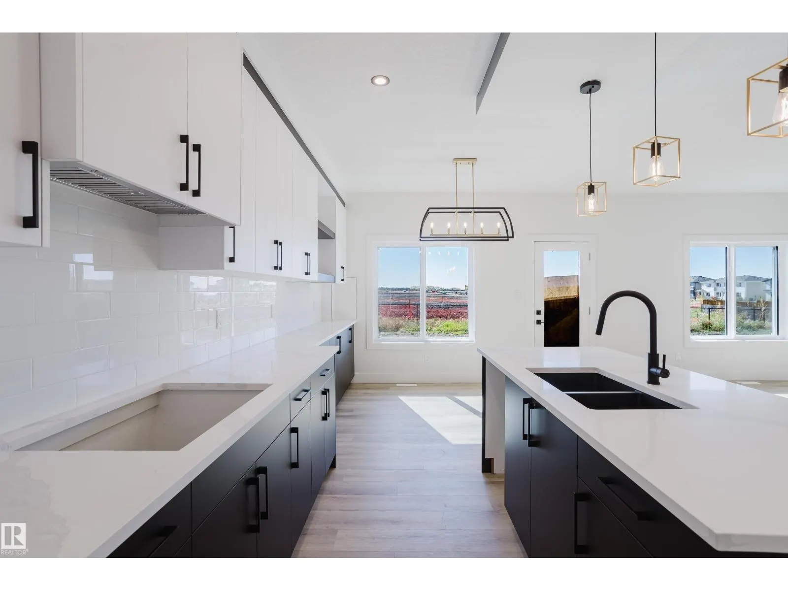 371 Bluff CV