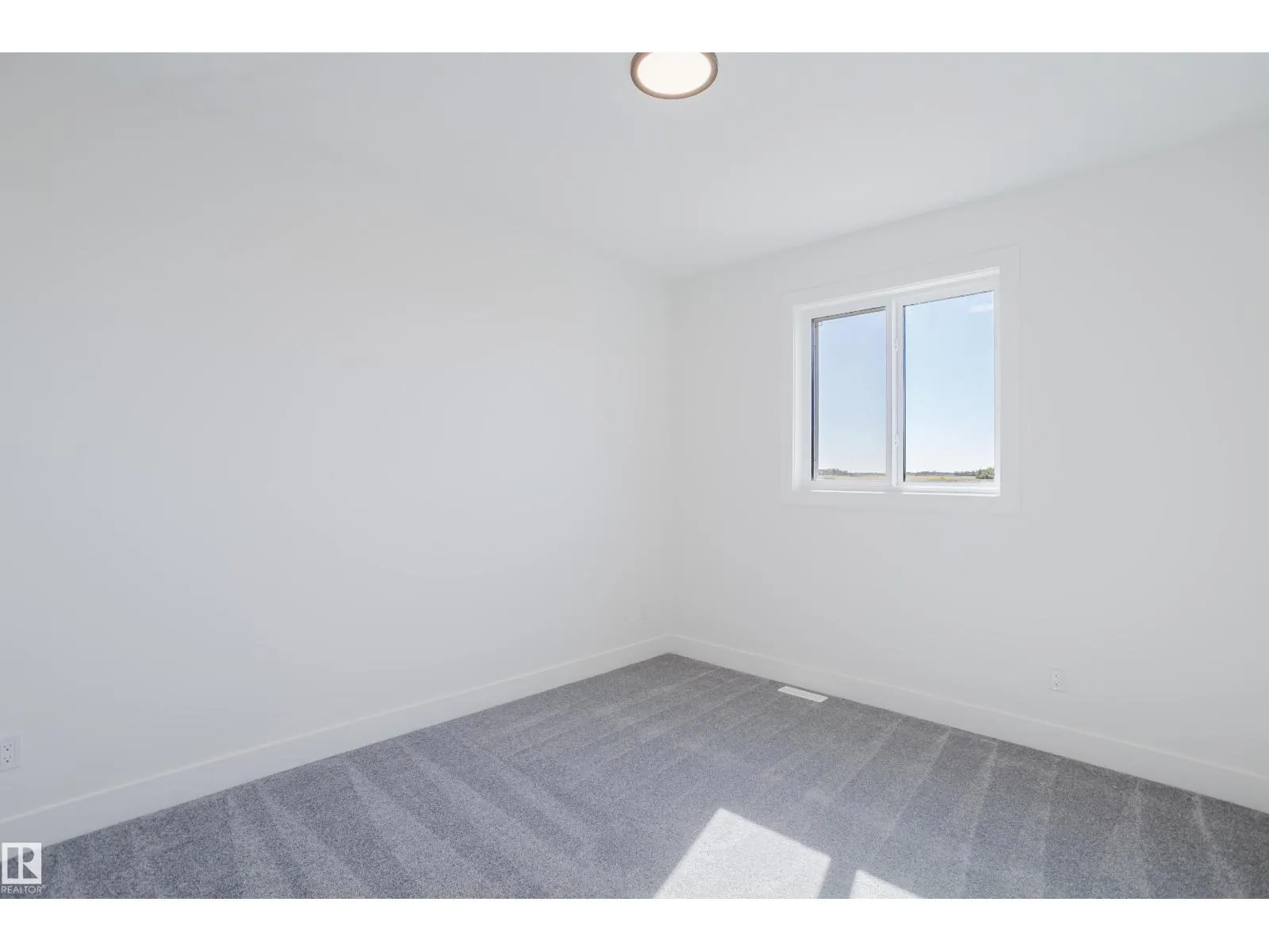 371 Bluff CV