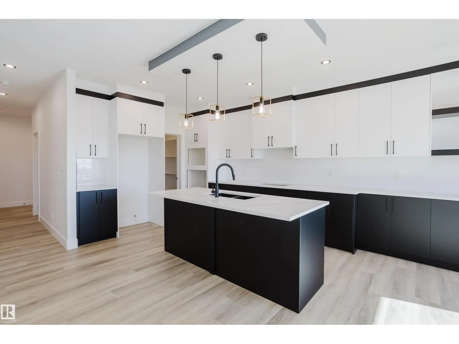 371 Bluff CV