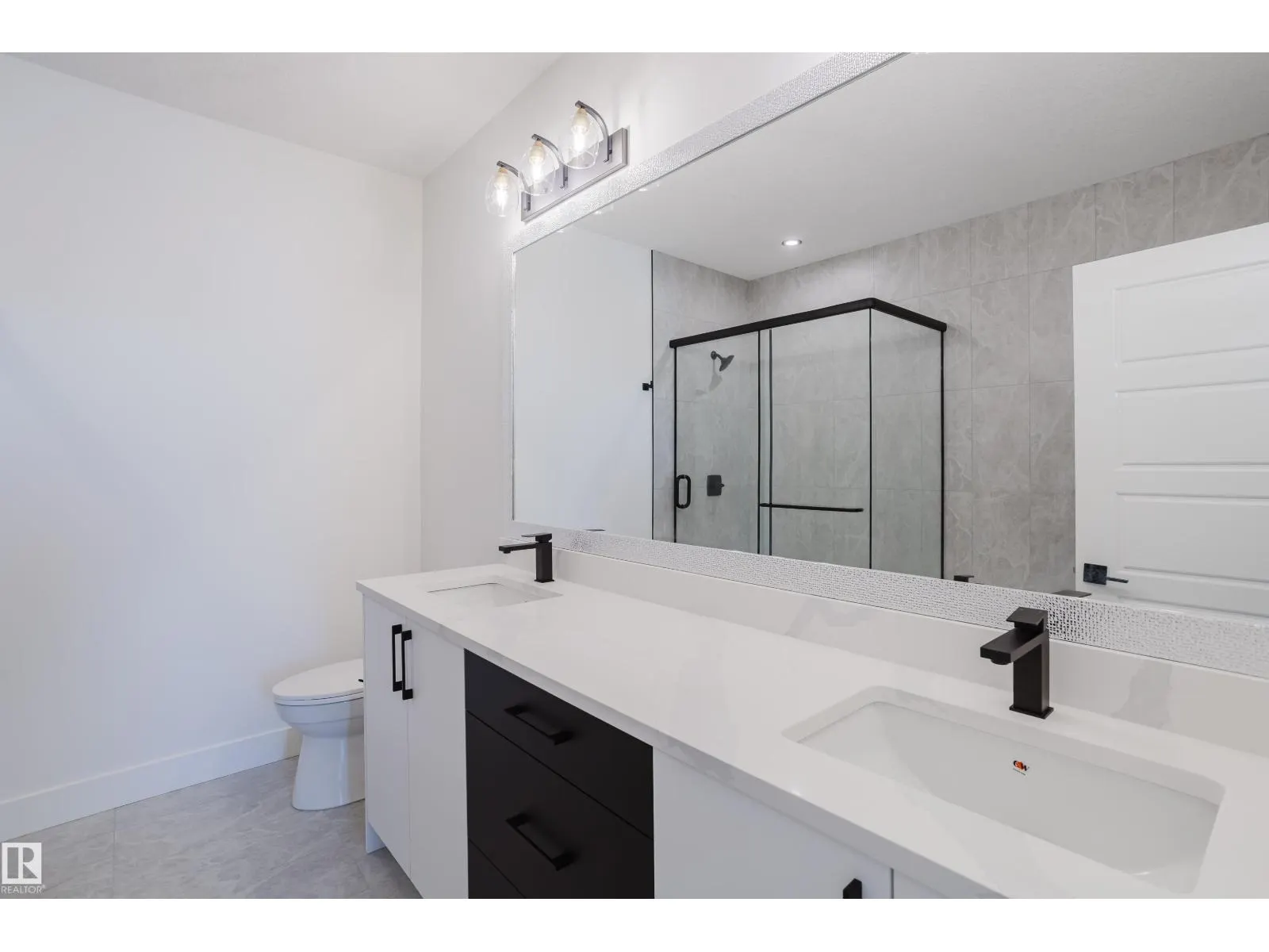 371 Bluff CV