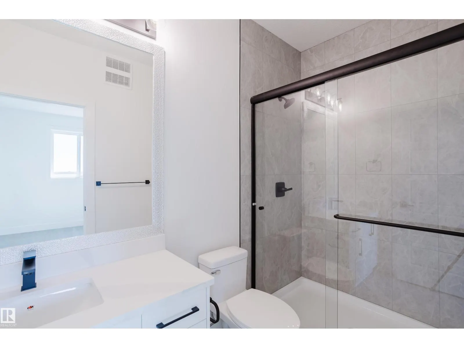 371 Bluff CV