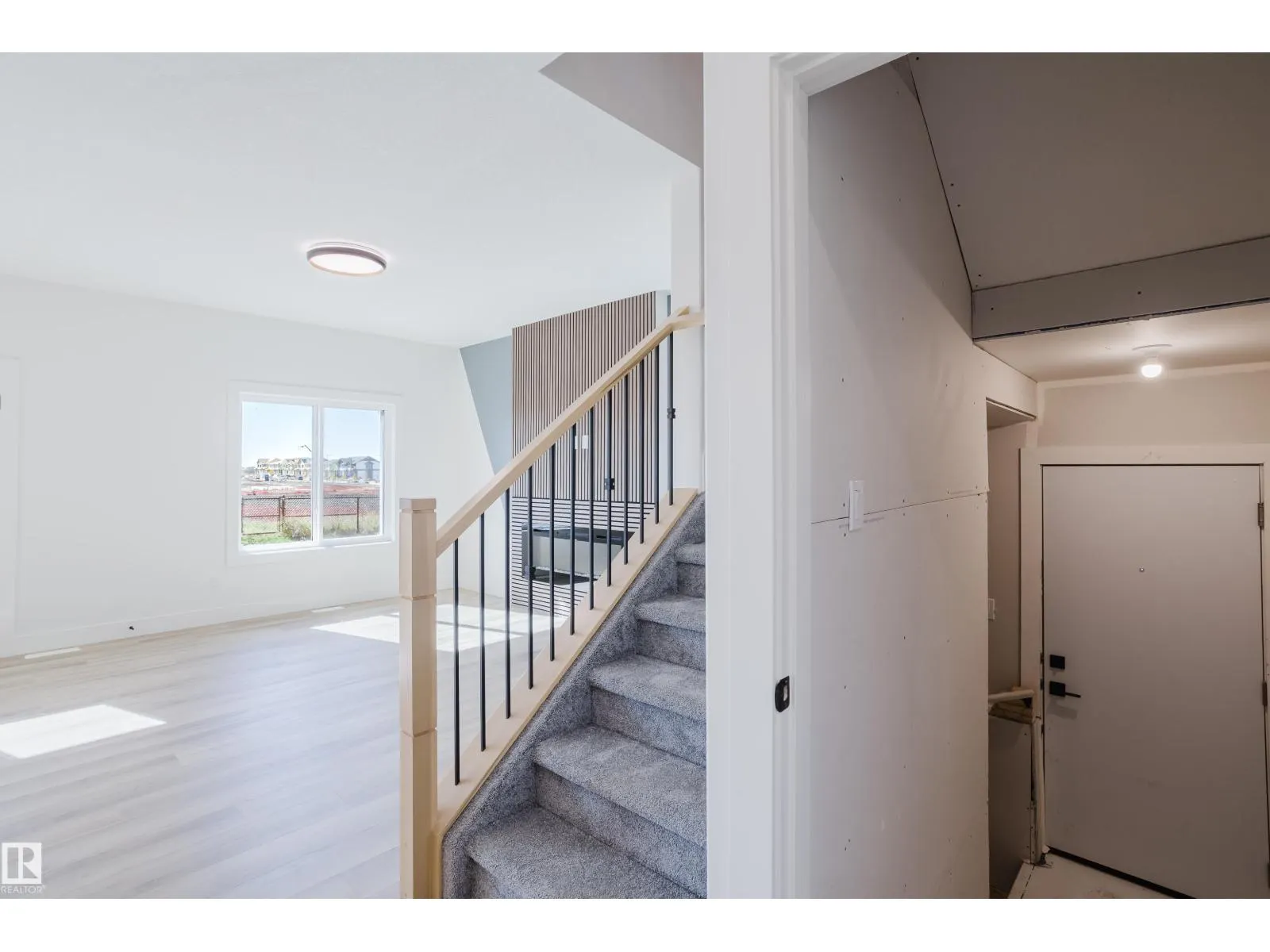 371 Bluff CV