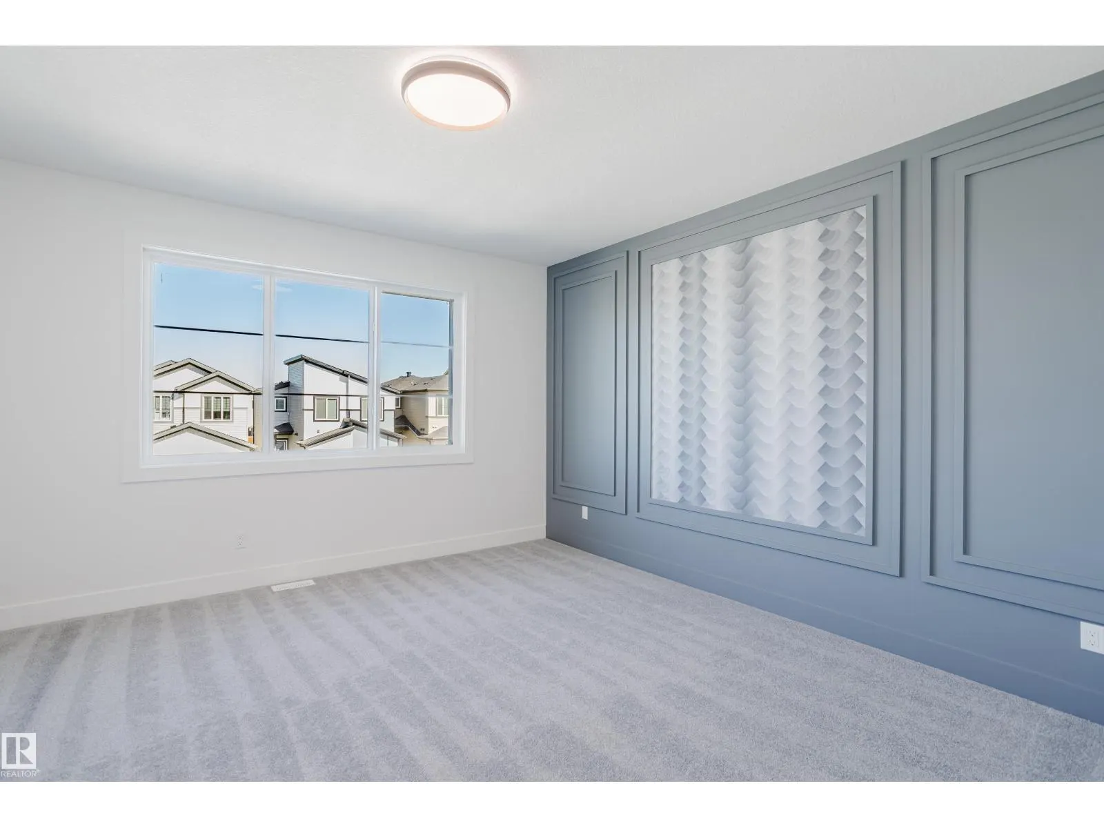 371 Bluff CV