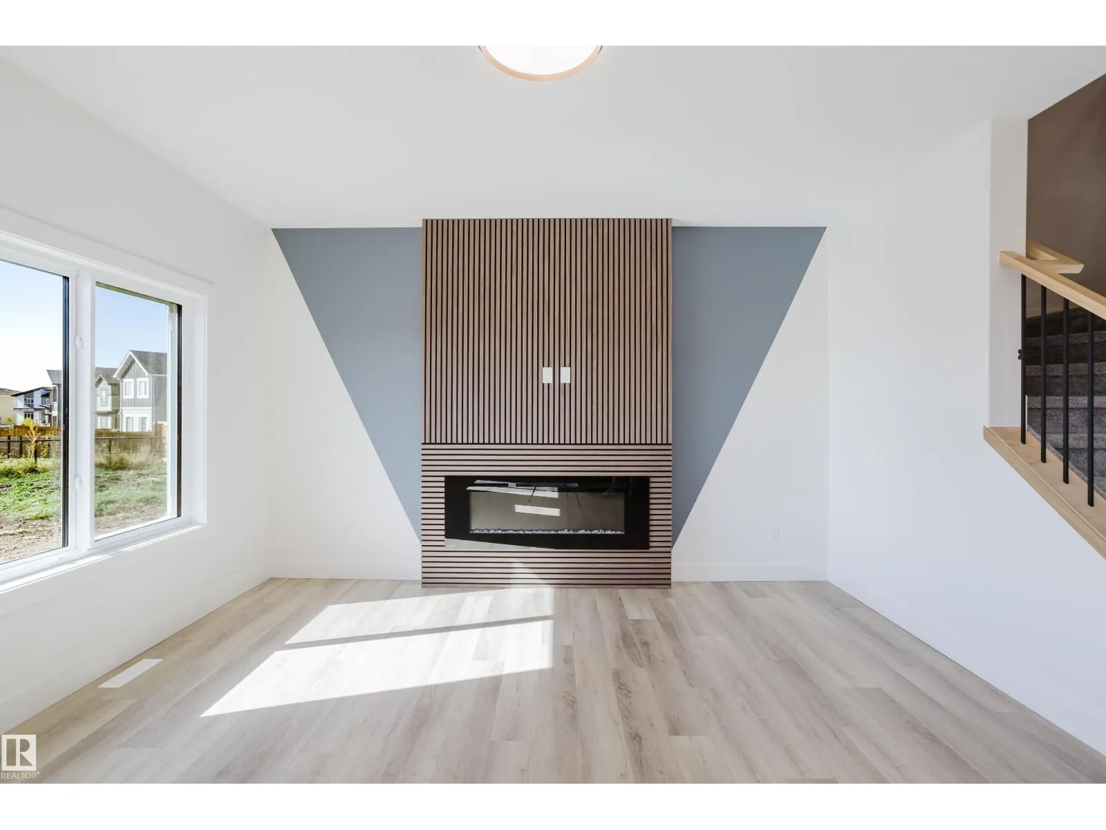 371 Bluff CV