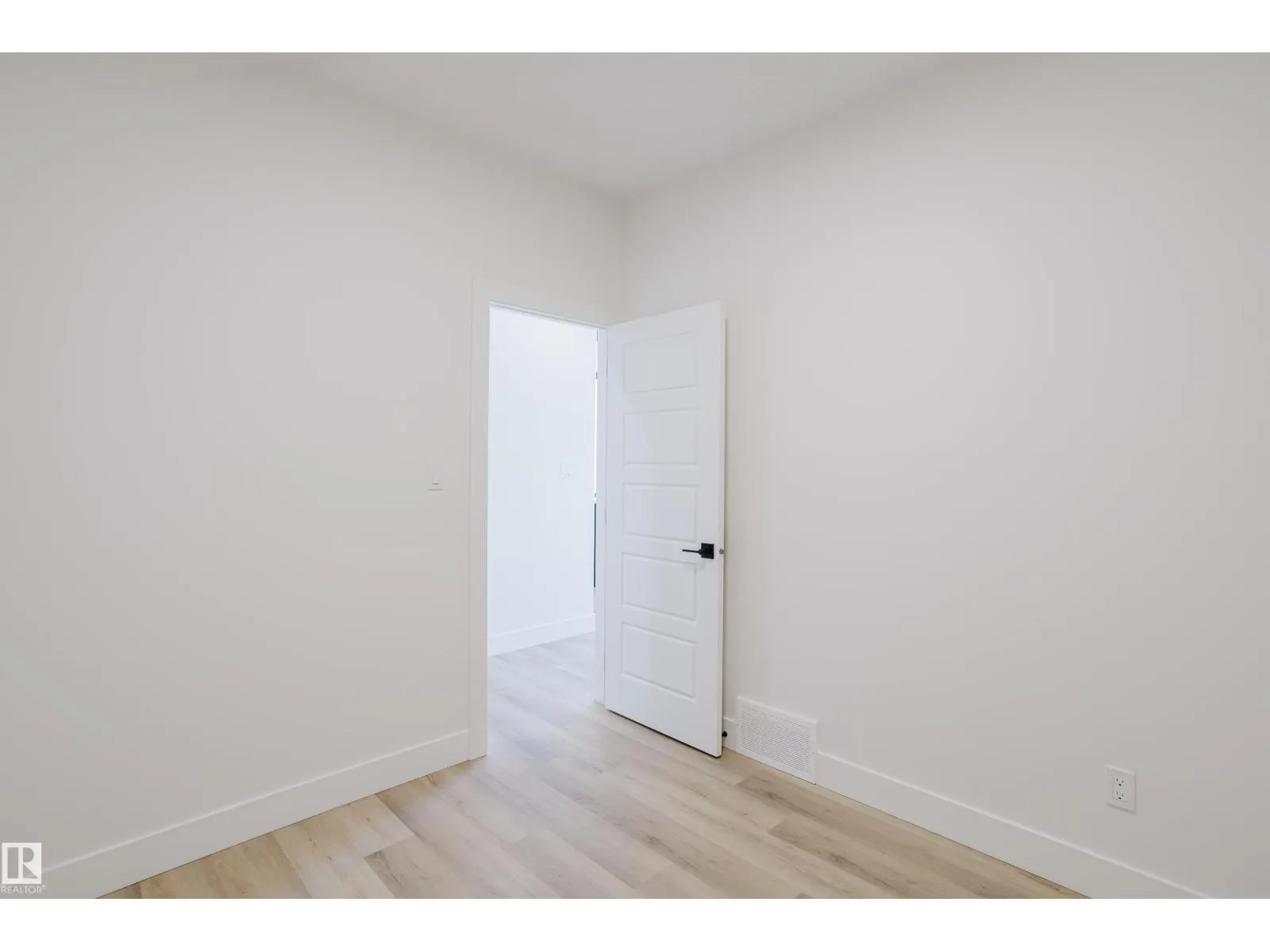 371 Bluff CV