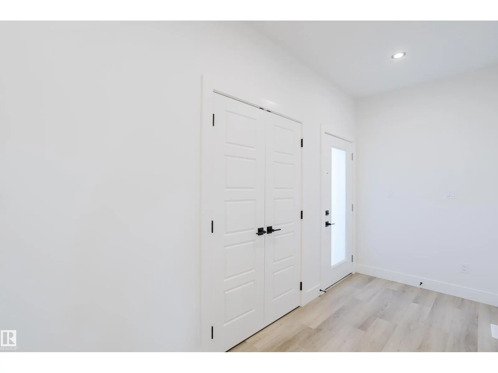 371 Bluff CV