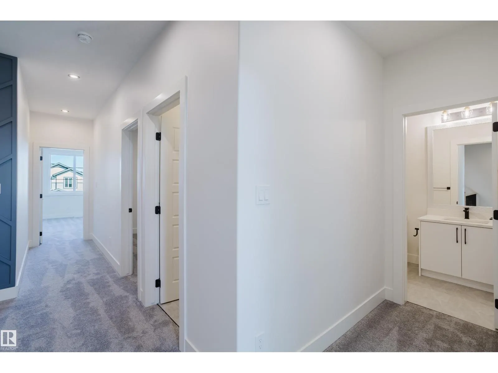 371 Bluff CV