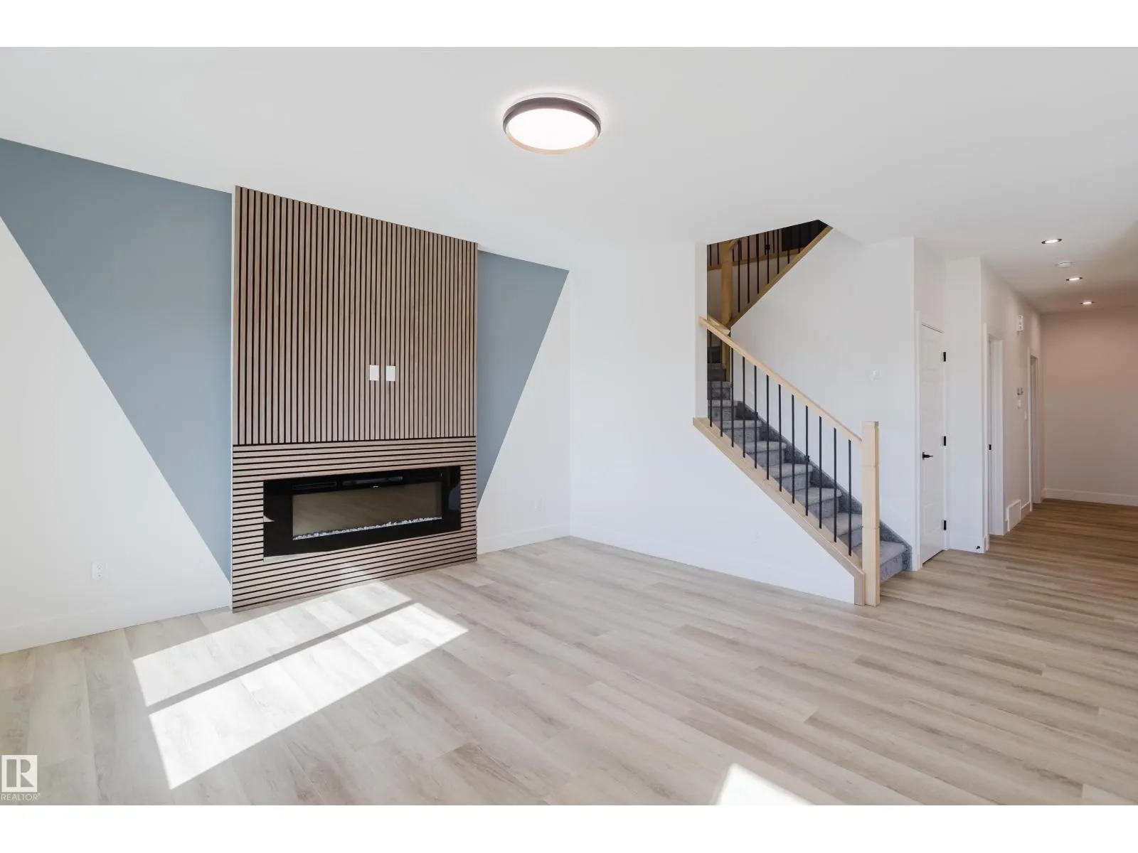 371 Bluff CV