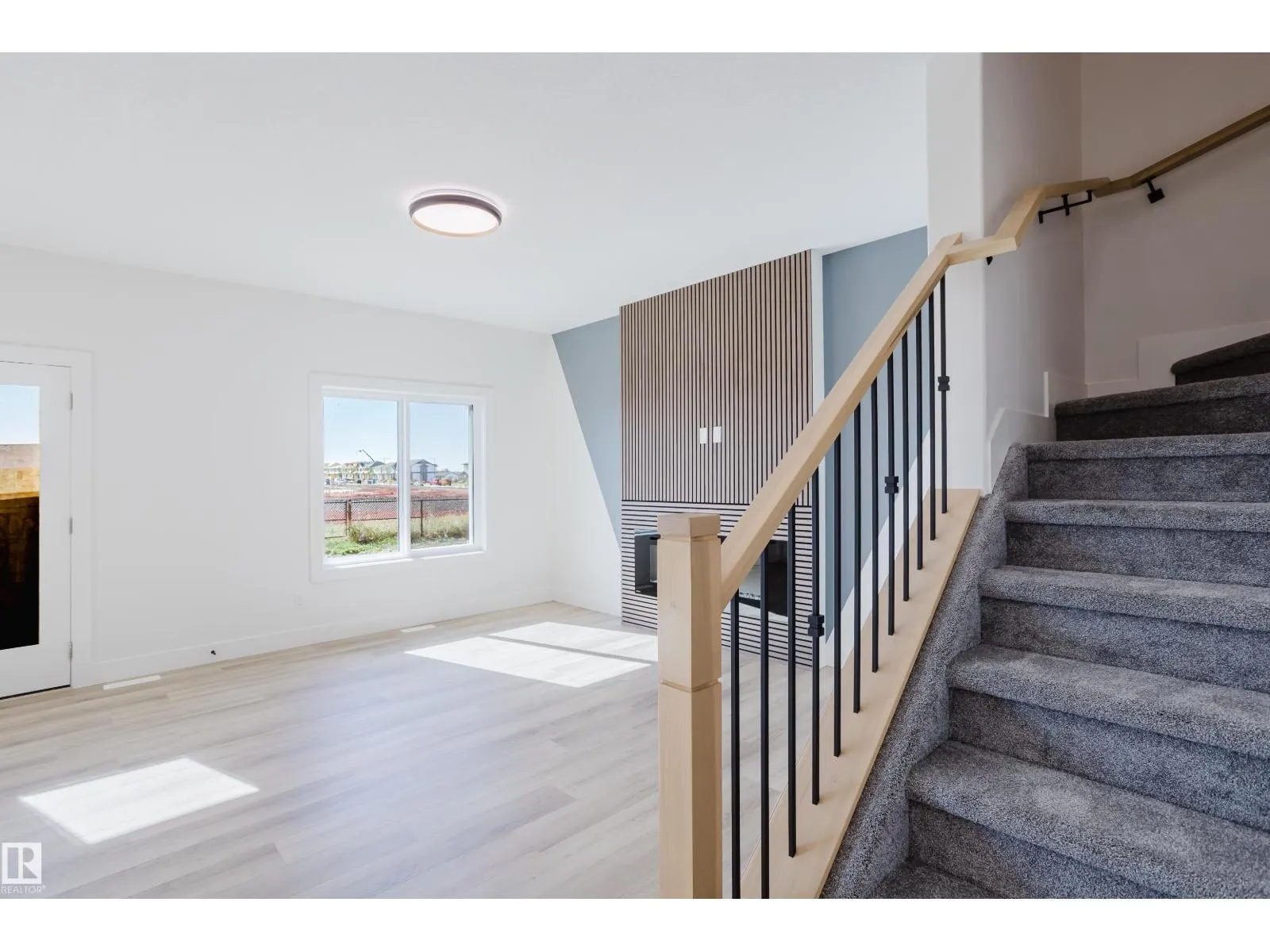371 Bluff CV