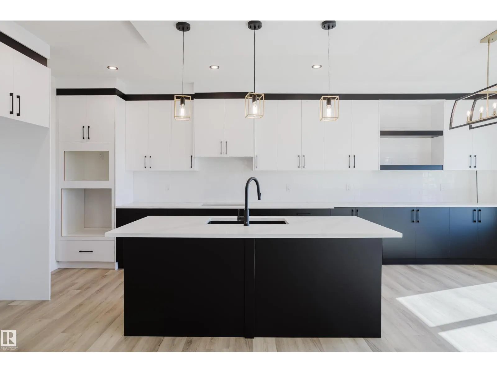371 Bluff CV