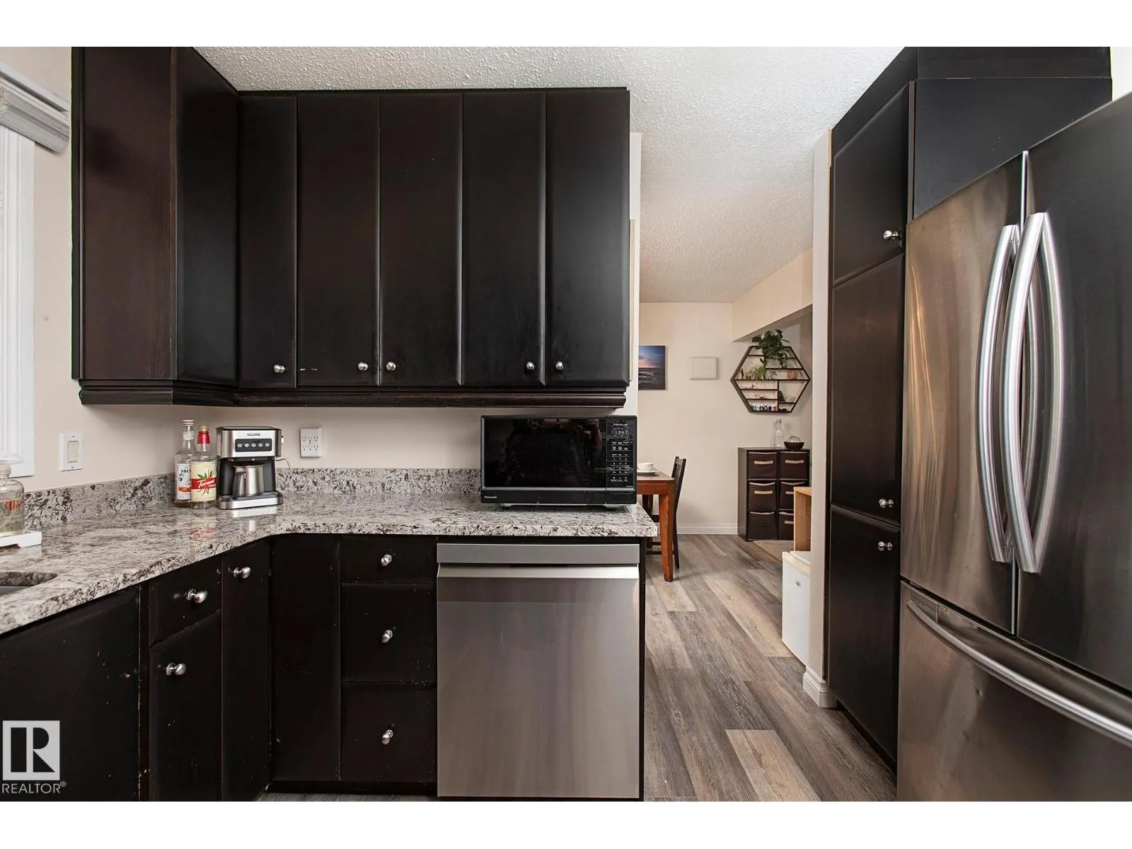 24 GALVESTON AV